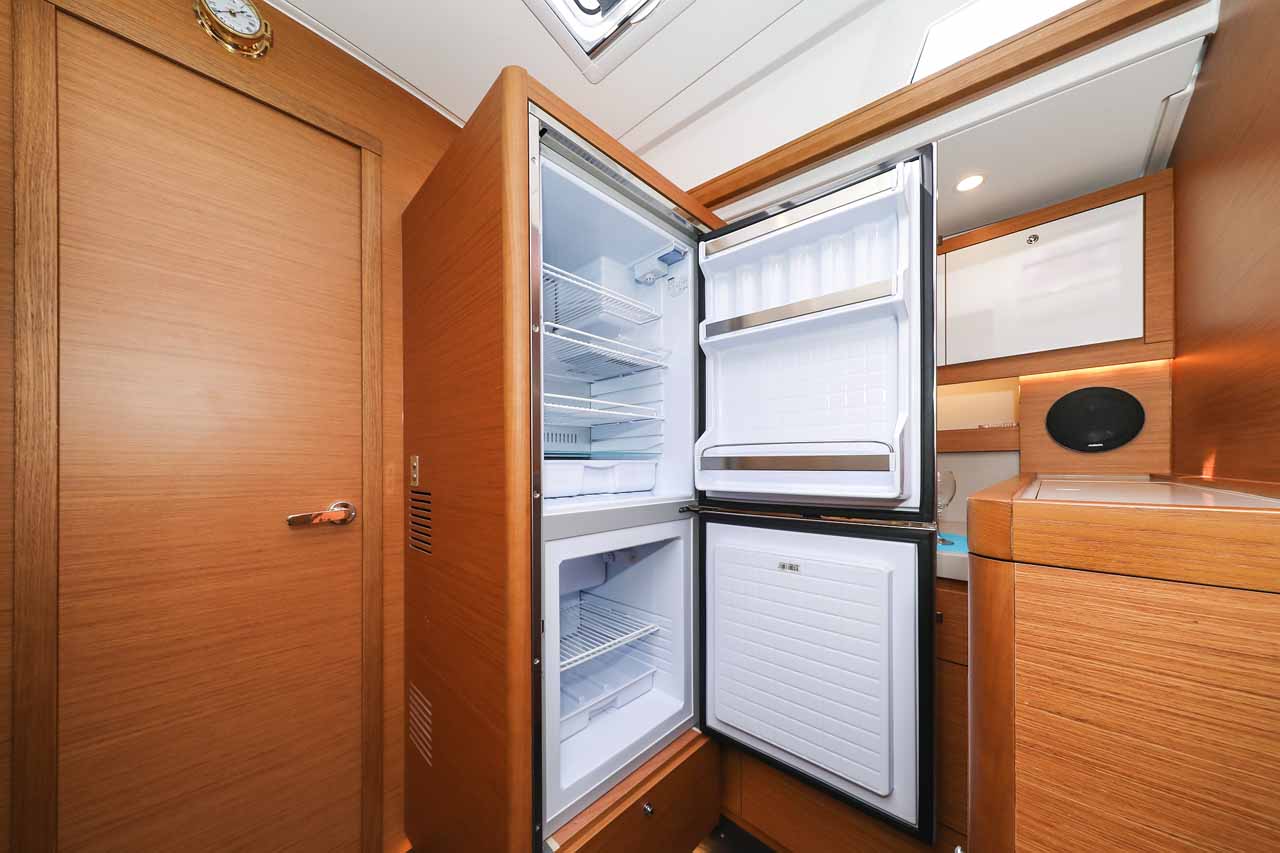 Dufour 530 - 5 + 1 cab. — photo 19