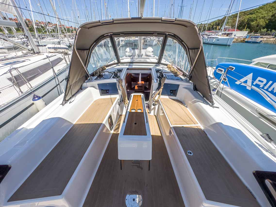 Dufour 37 - 3 cab. — photo 8