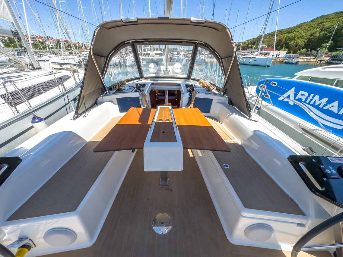 Dufour 37 - 3 cab. — photo 9