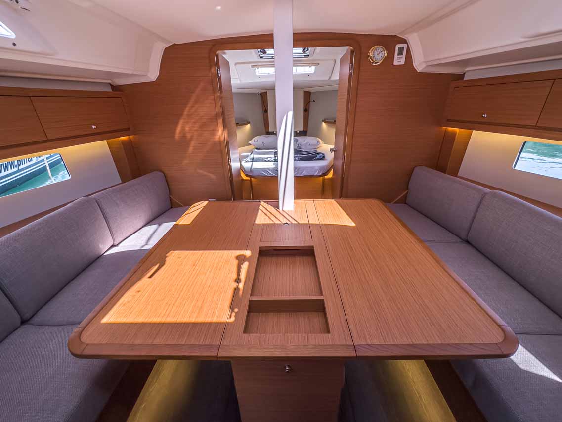 Dufour 37 - 3 cab. — photo 15