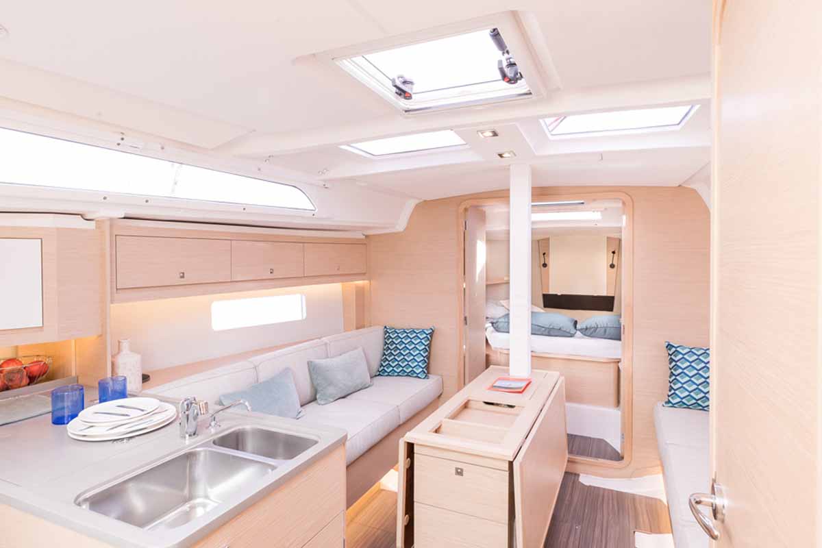 Dufour 37 - 2 cab. — photo 4