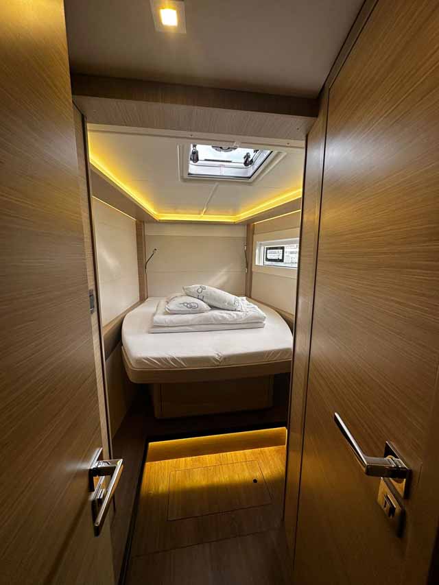 Lagoon 46 - 4 + 2 cab. — photo 8