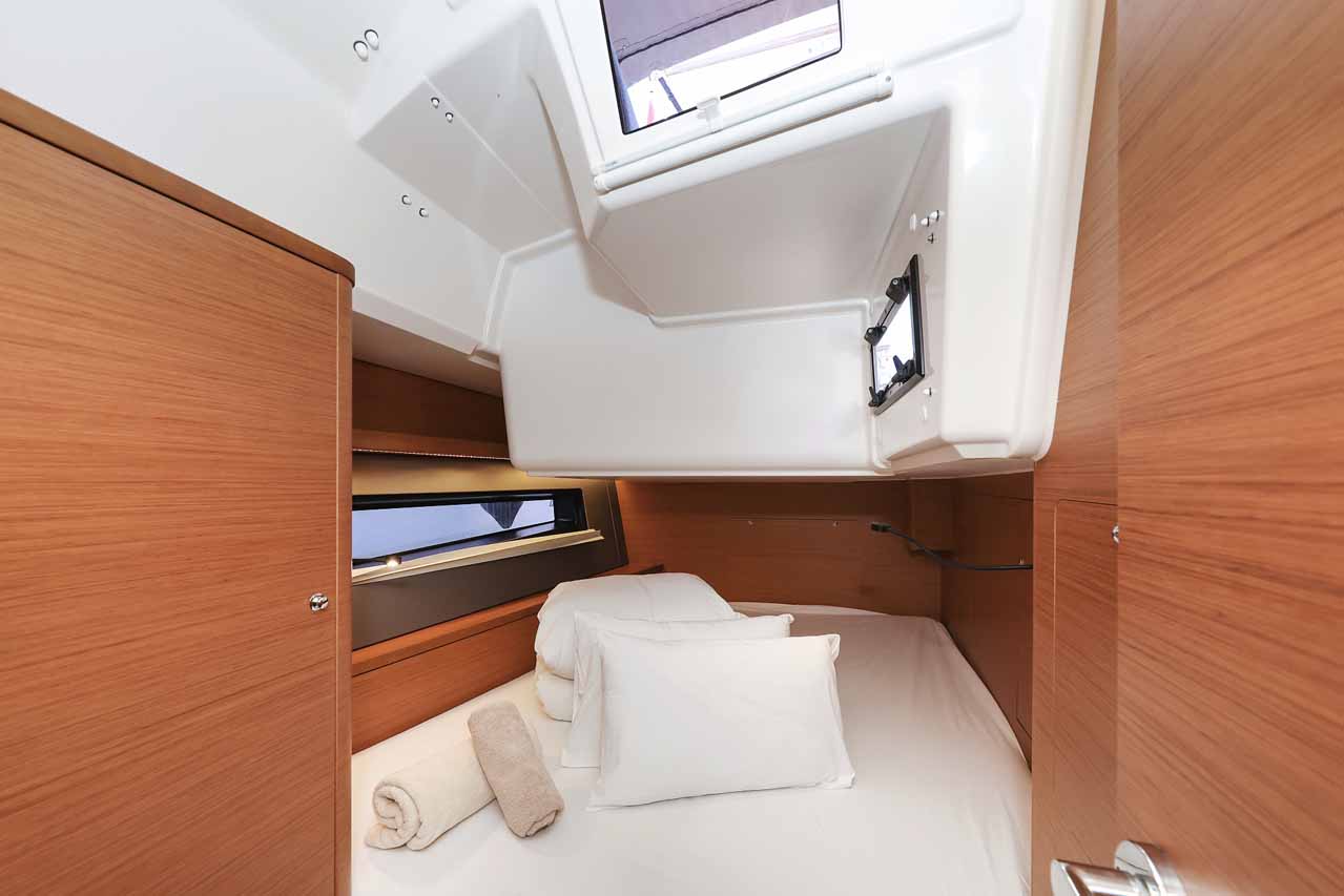 Dufour 41 - 3 cab. — photo 30