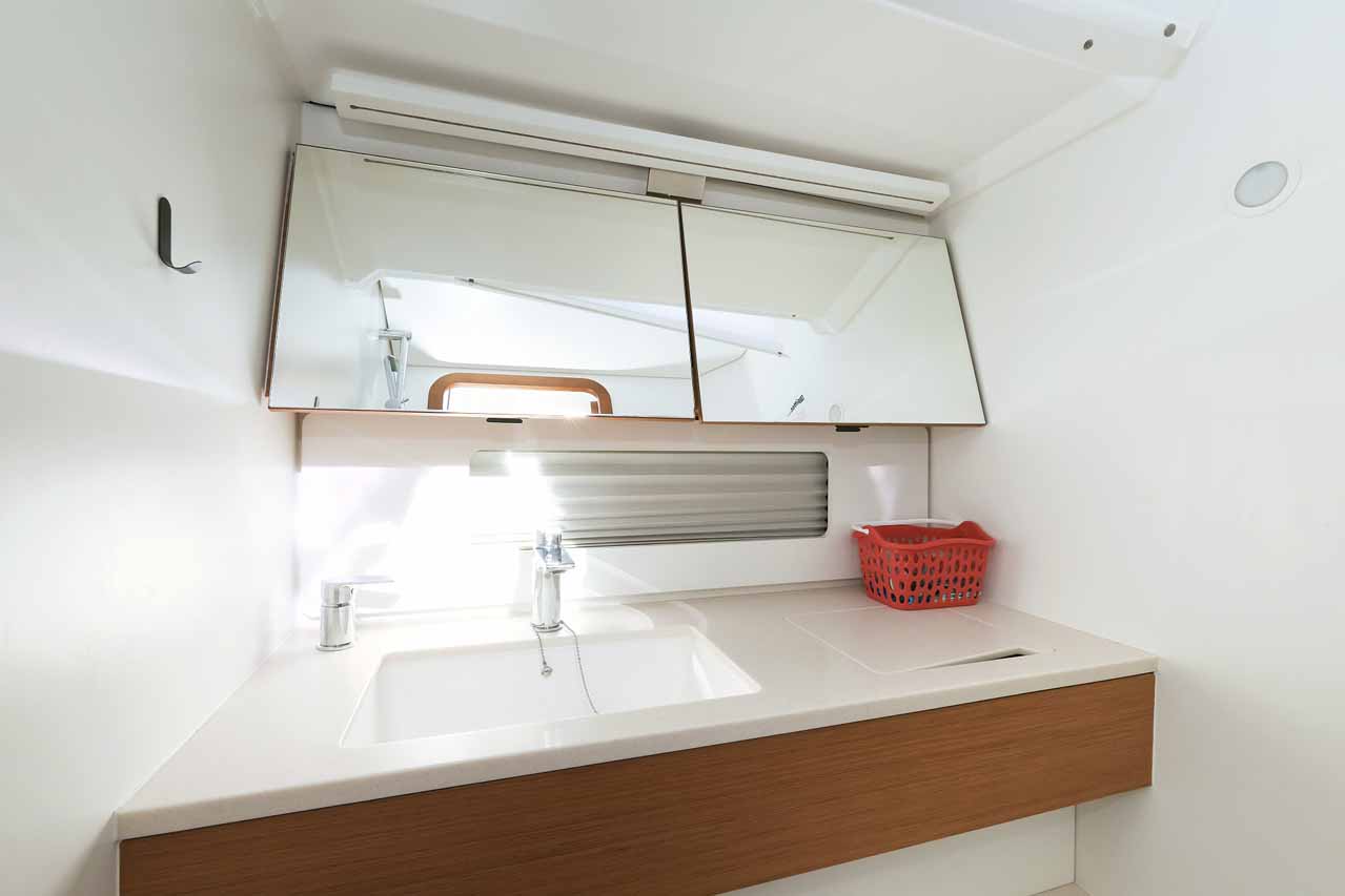 Dufour 41 - 3 cab. — photo 8