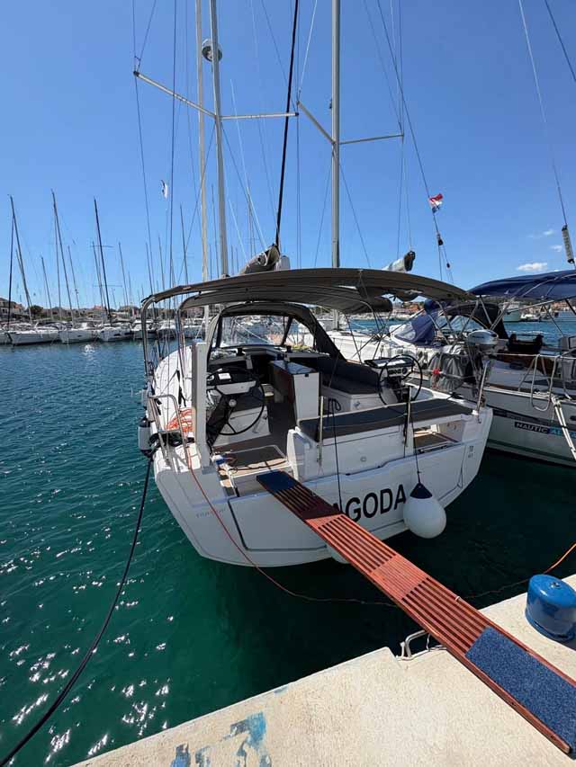 Dufour 41 - 3 cab. — photo 3