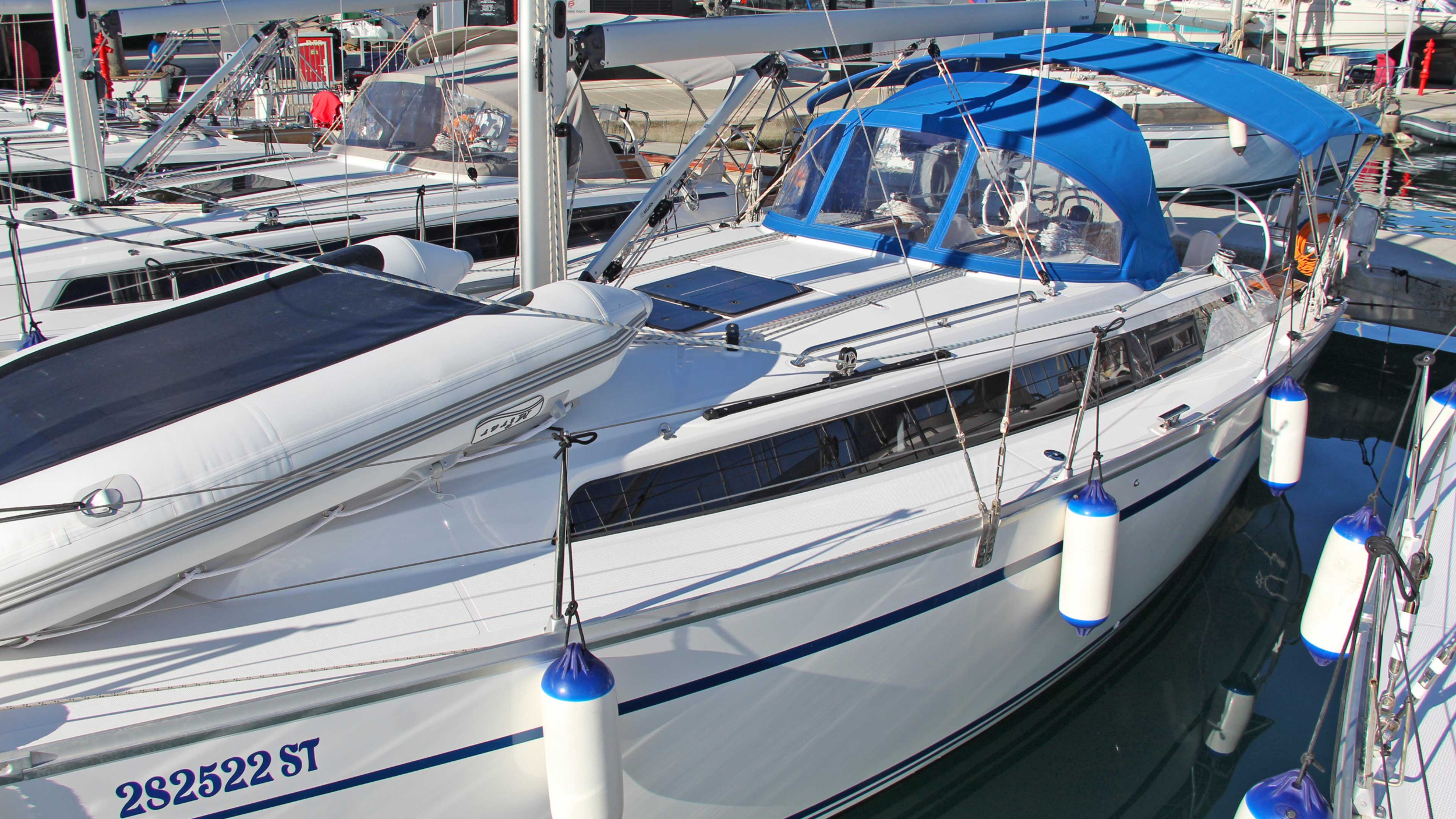 Bavaria Cruiser 34 — photo 9