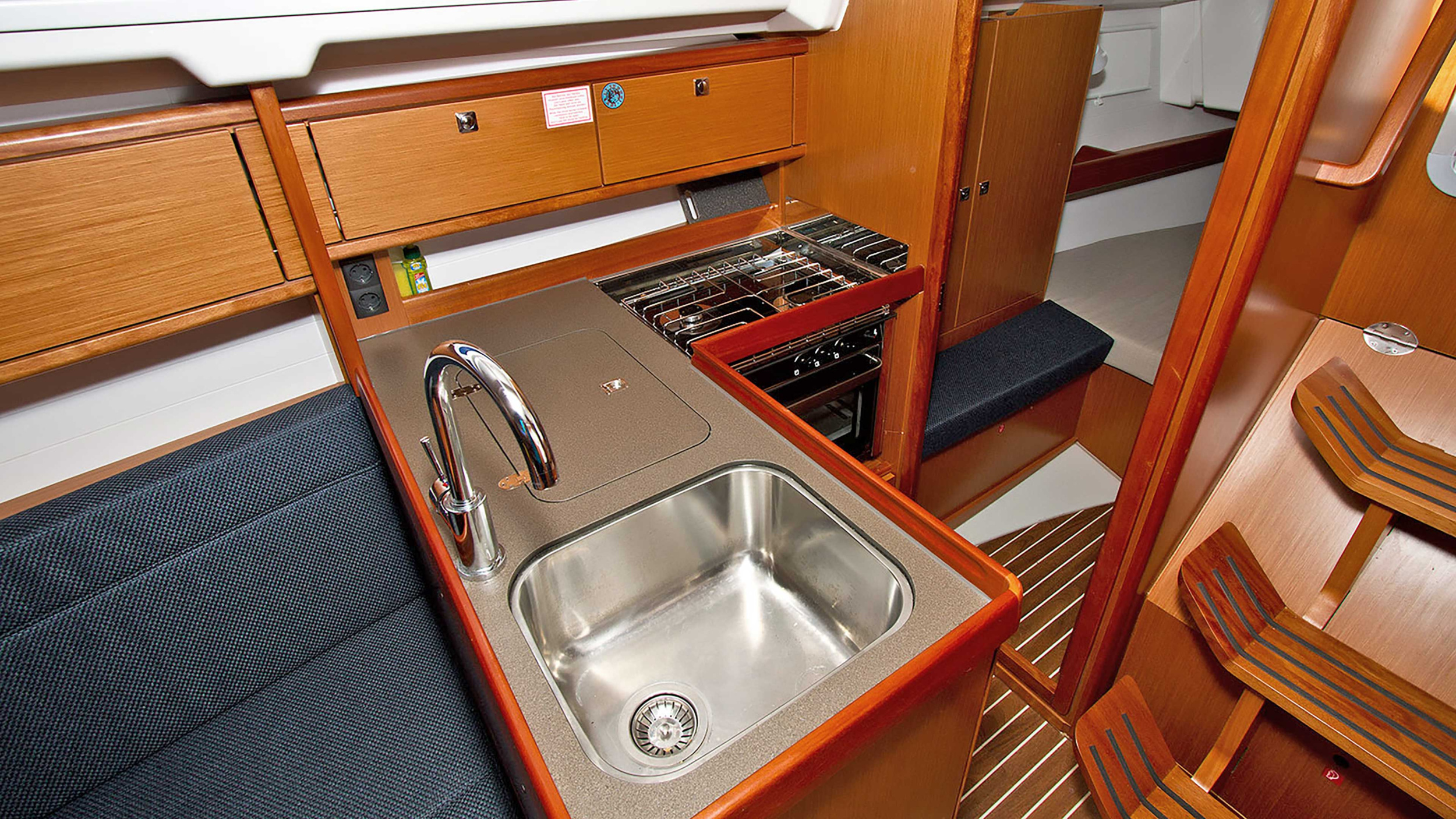 Bavaria Cruiser 34 — photo 13