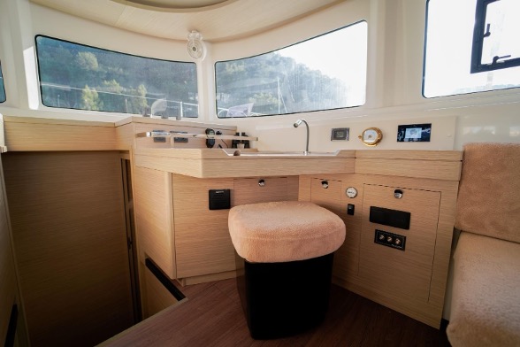 Lagoon 46 - 4 + 1 cab. — photo 7