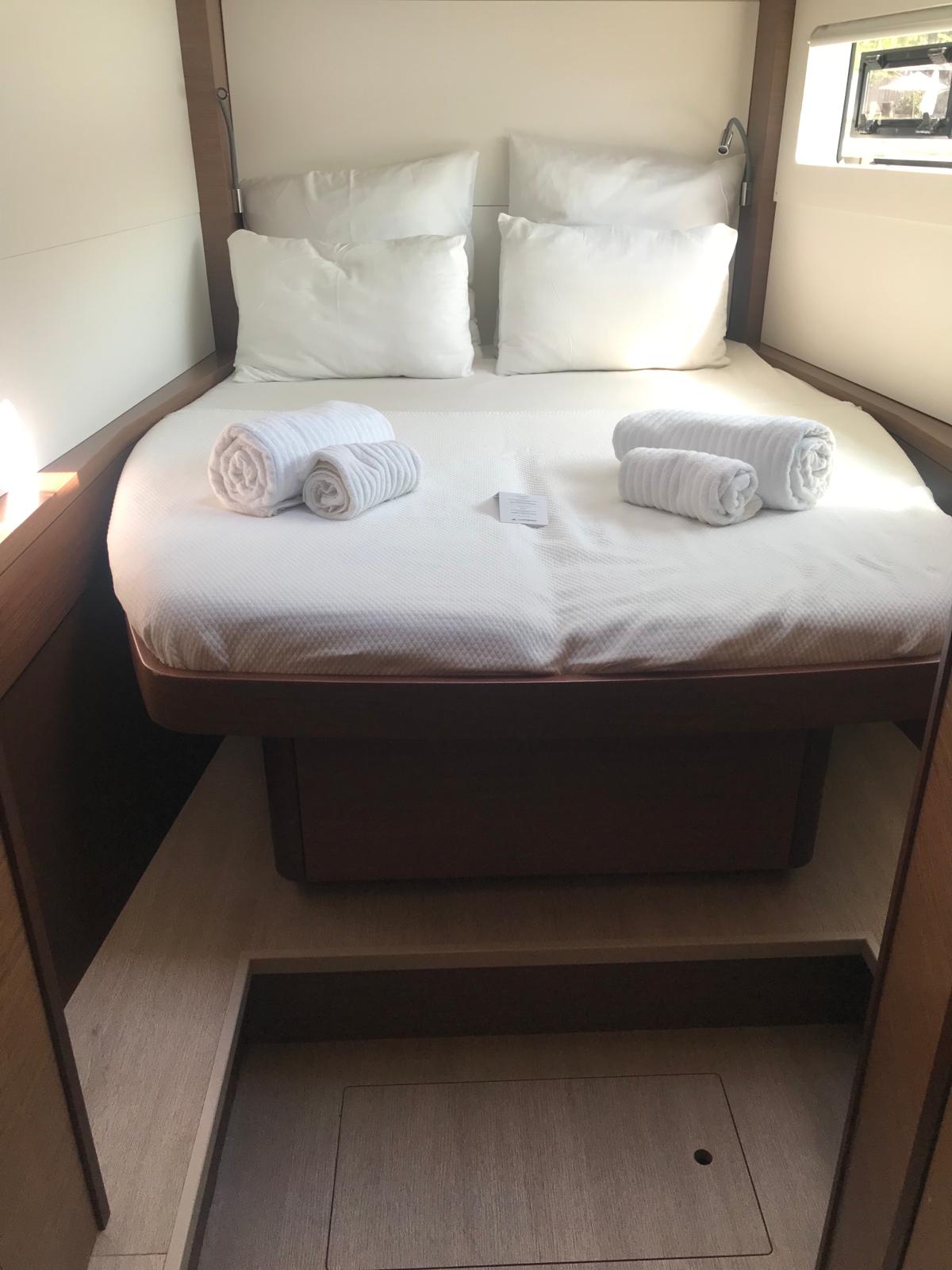 Lagoon 46 - 4 + 1 cab. — photo 8