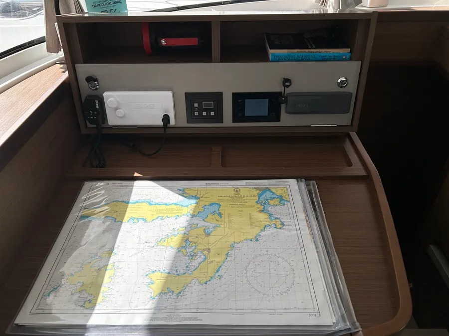 Lagoon 42 - 4 + 1 cab. — photo 9