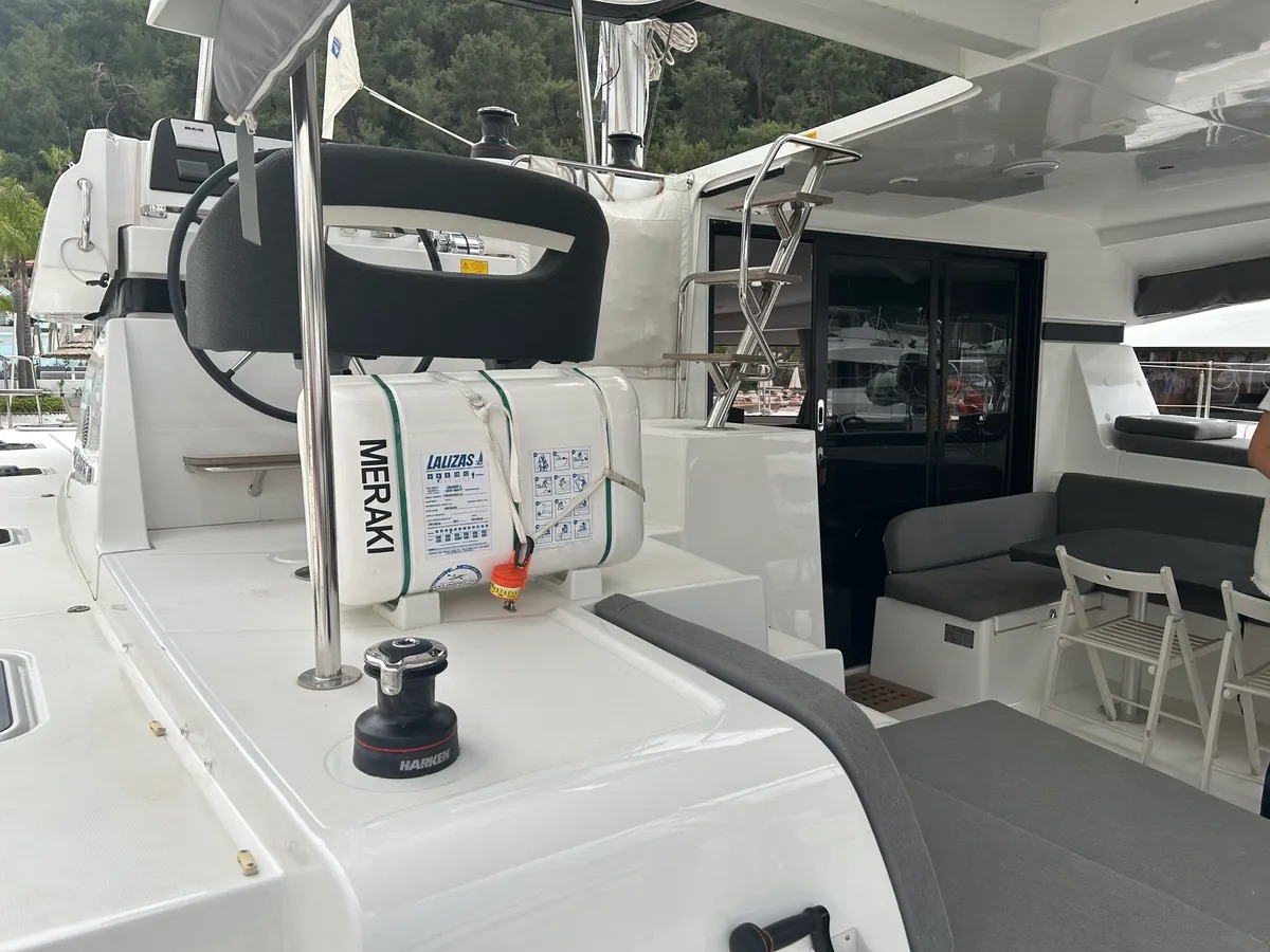 Lagoon 42 - 4 + 1 cab. — photo 6
