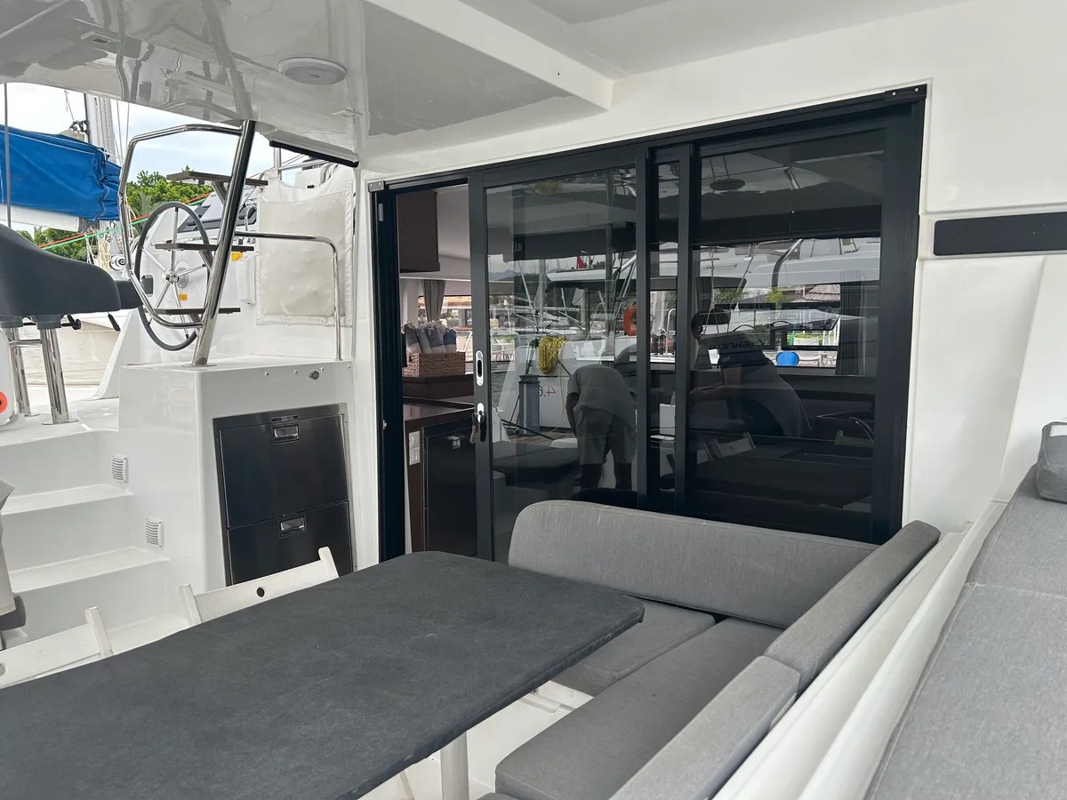 Lagoon 42 - 4 + 1 cab. — photo 8
