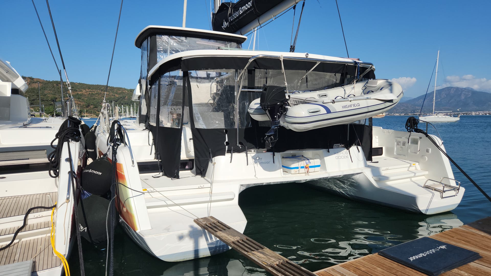 Lagoon 42 - 4 + 1 cab. — photo 4