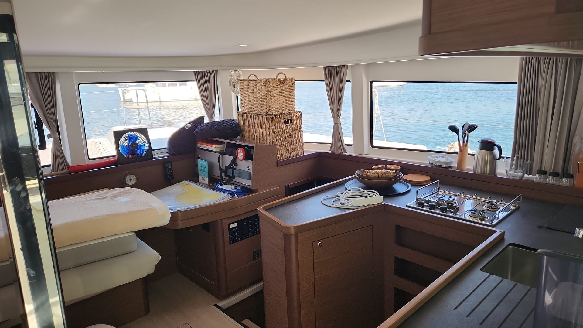 Lagoon 42 - 4 + 1 cab. — photo 6