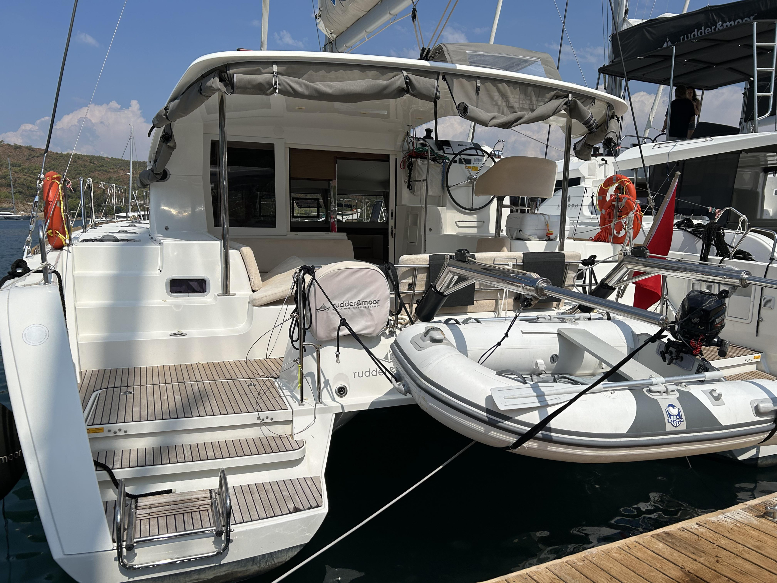 Lagoon 40 - 4 + 1 cab. — photo 3