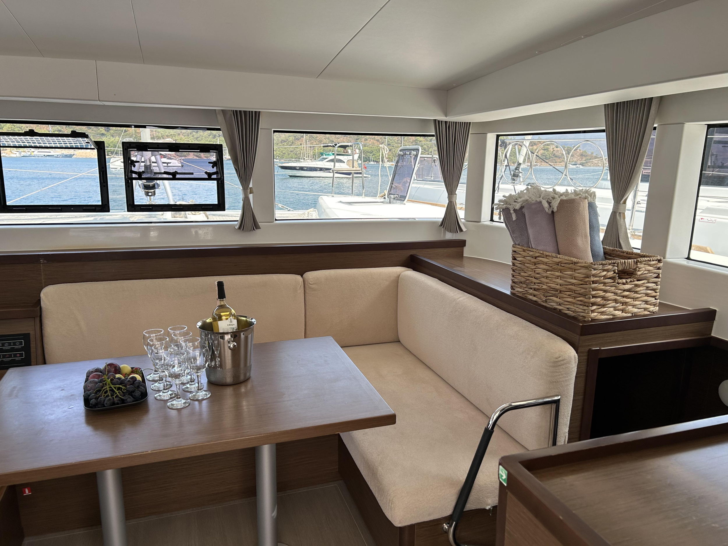 Lagoon 40 - 4 + 1 cab. — photo 4