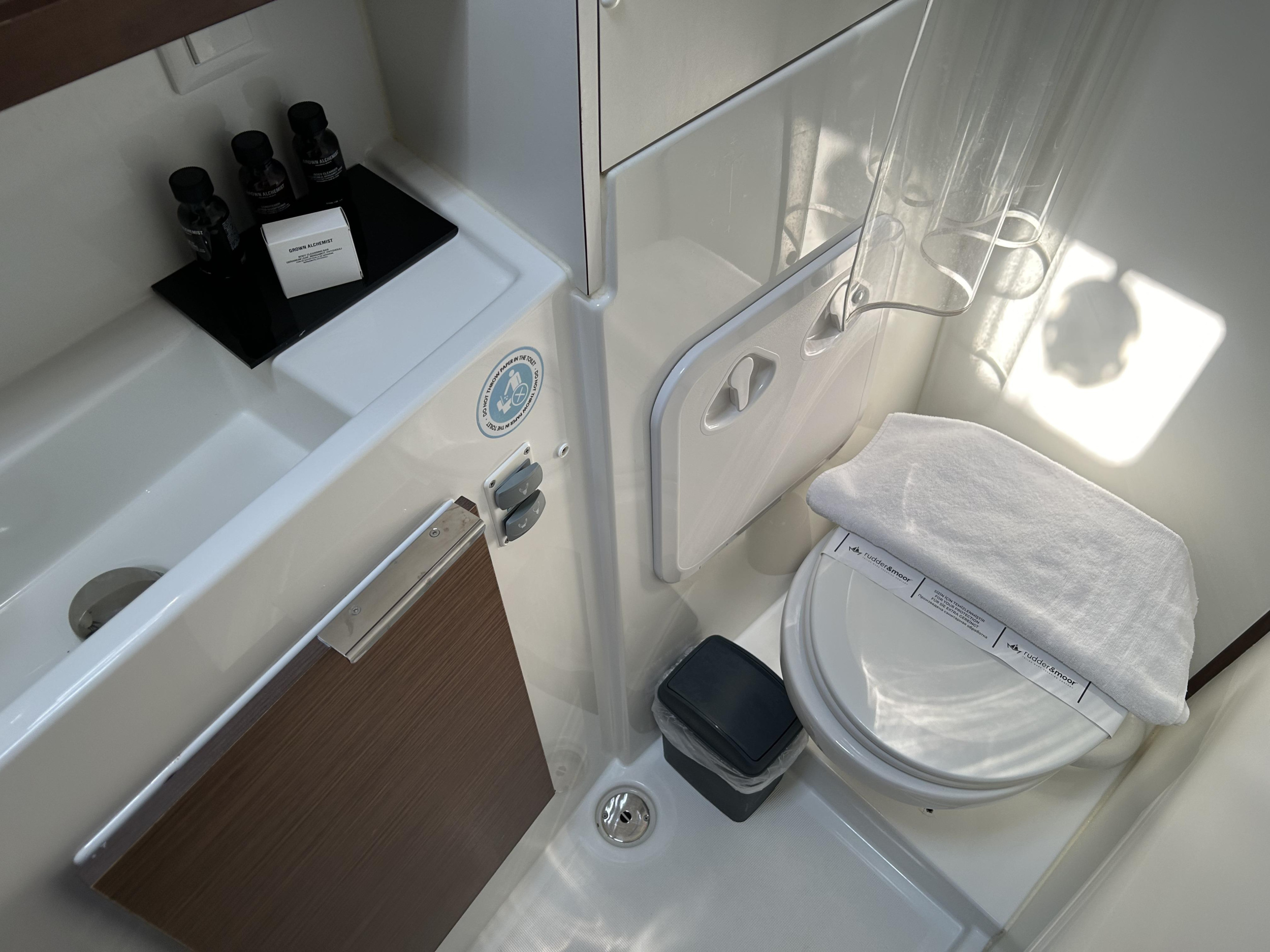 Lagoon 40 - 4 + 1 cab. — photo 10