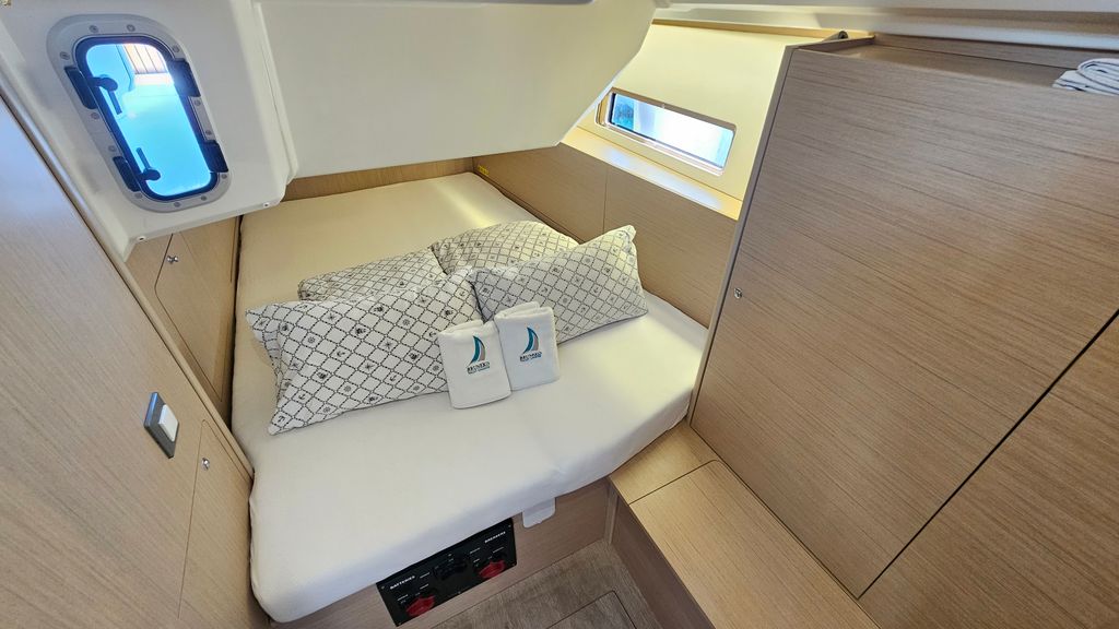Oceanis 40.1 — photo 24