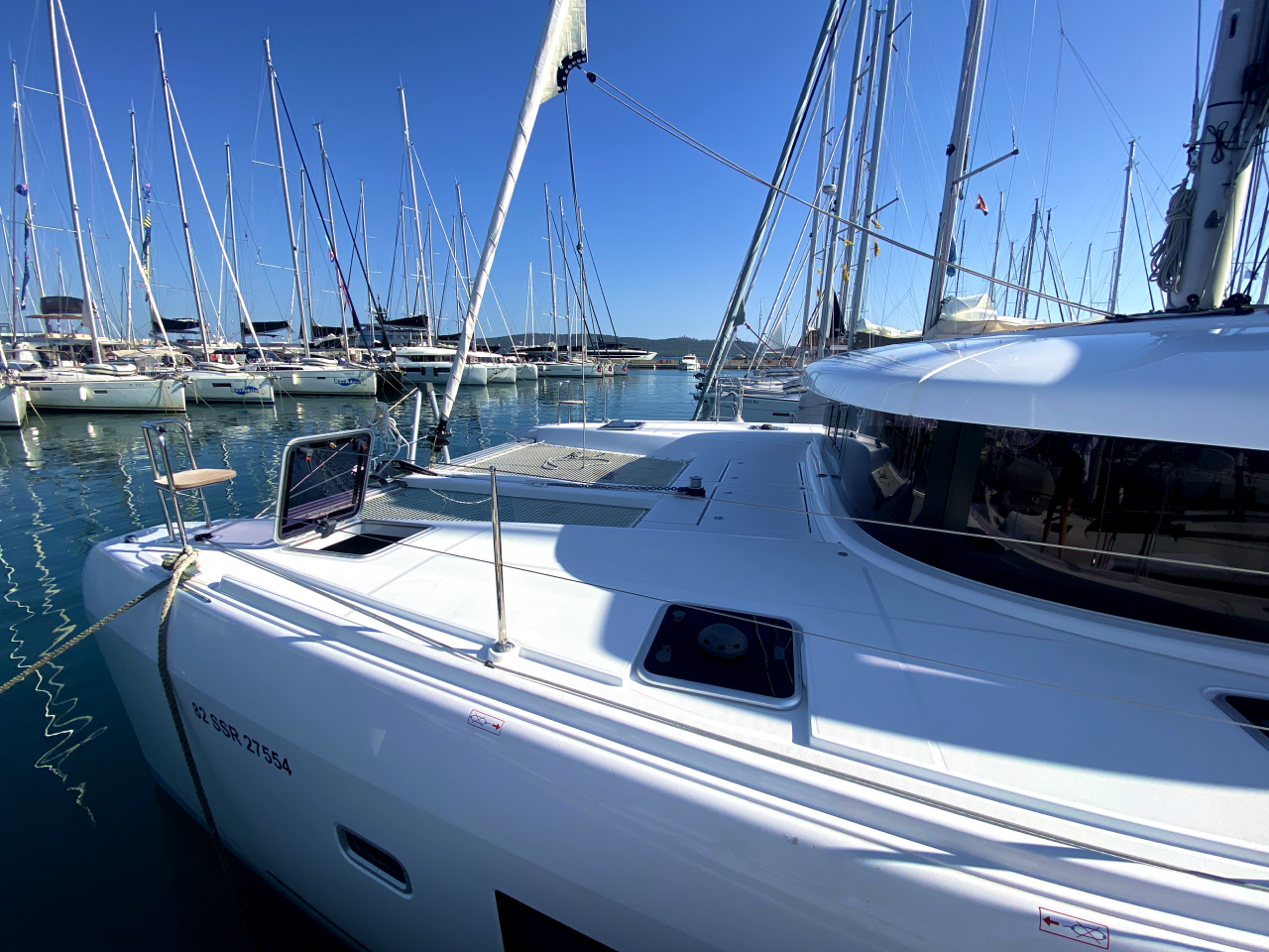 Lagoon 42 - 4 + 1 cab. — photo 3