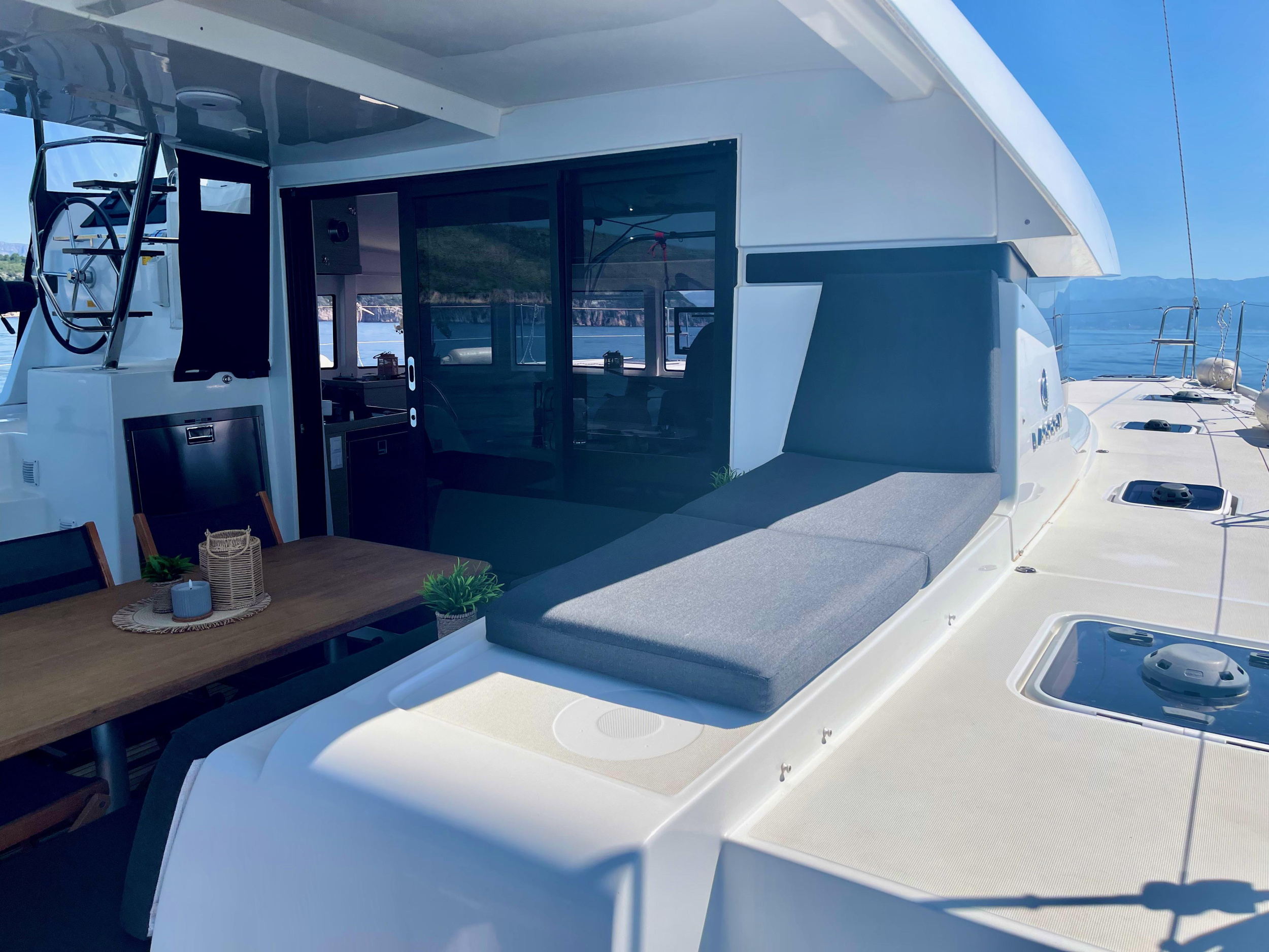 Lagoon 42 - 4 + 1 cab. — photo 8