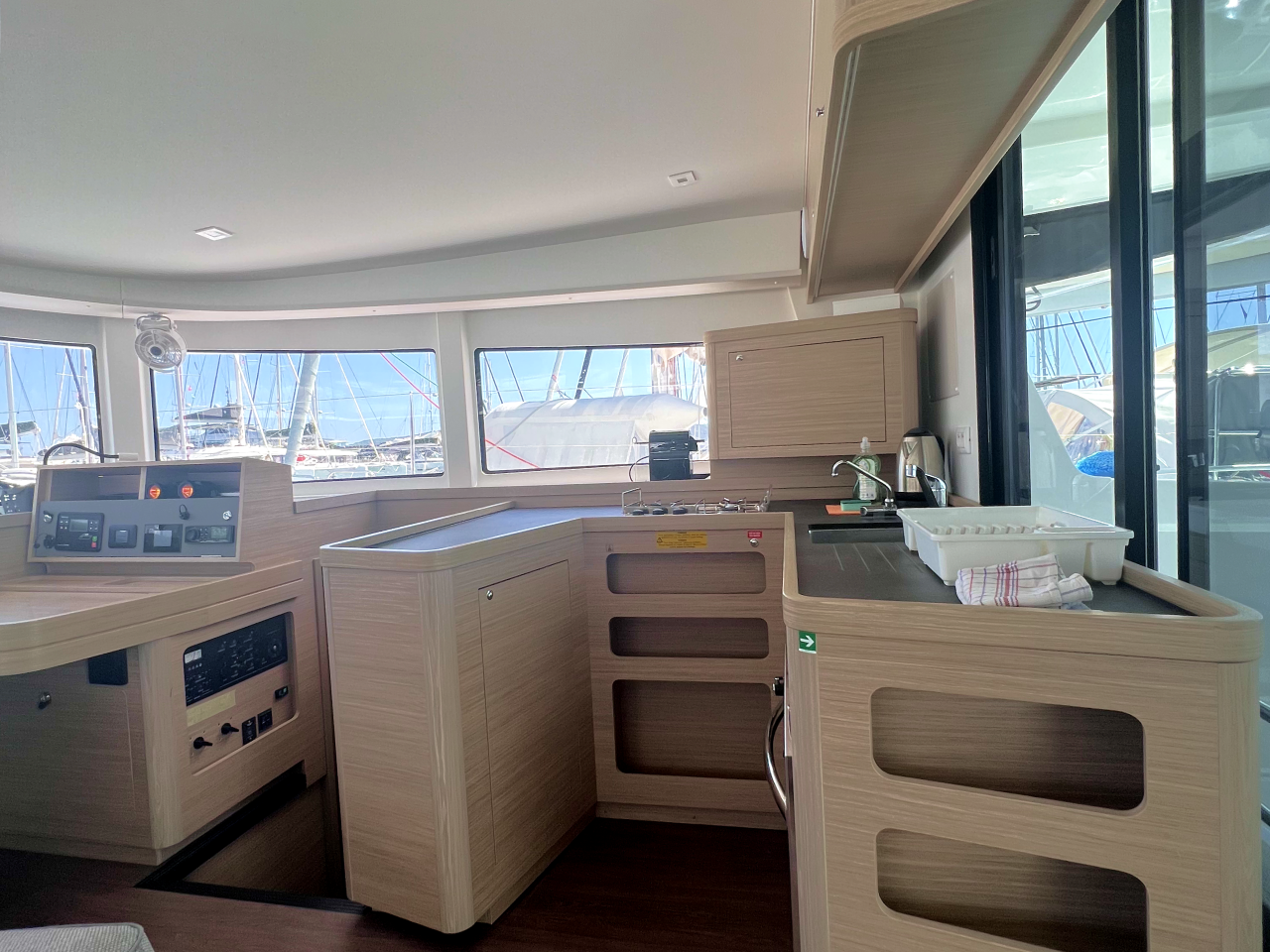 Lagoon 42 - 4 + 1 cab. — photo 15
