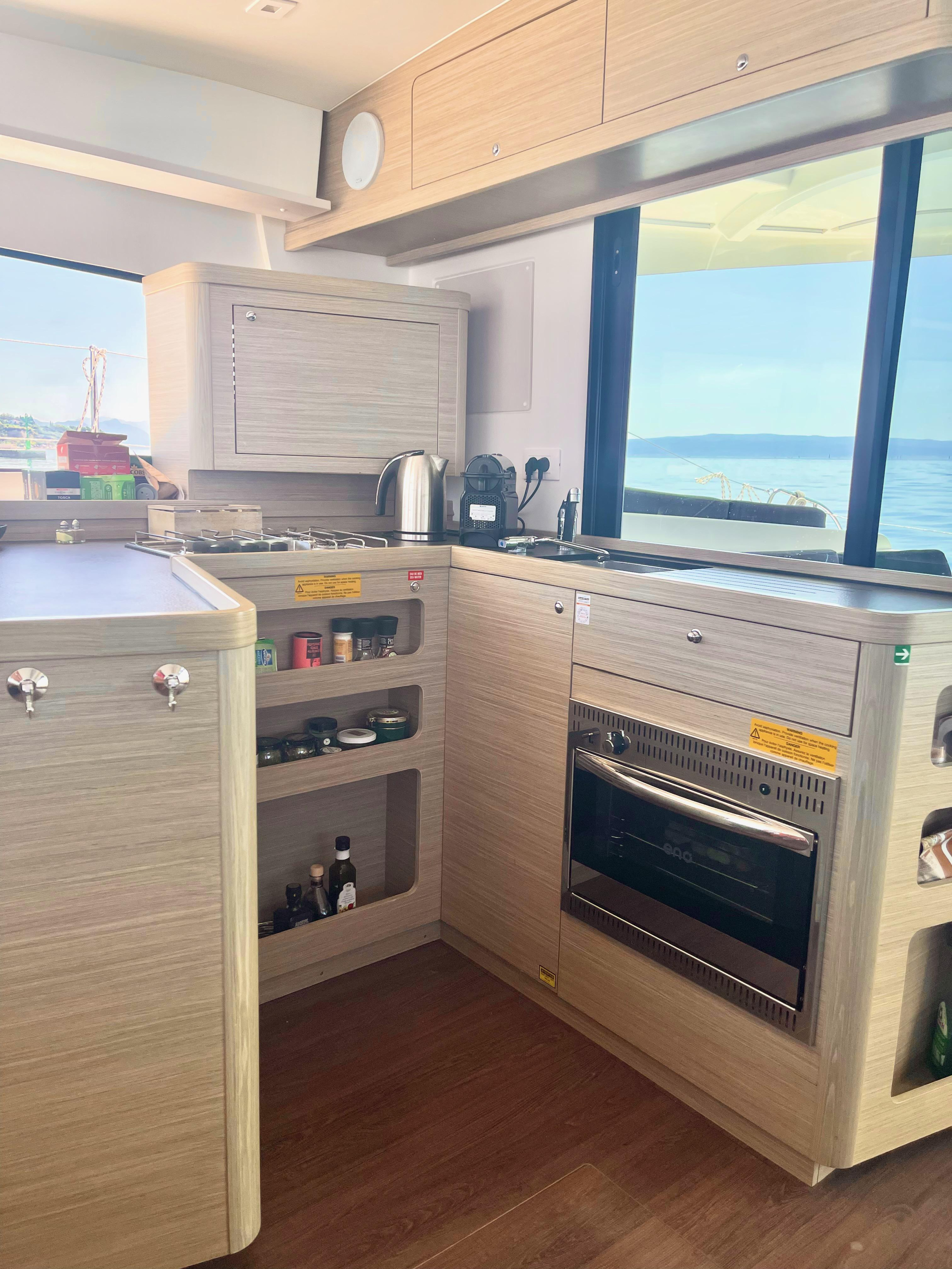 Lagoon 42 - 4 + 1 cab. — photo 20