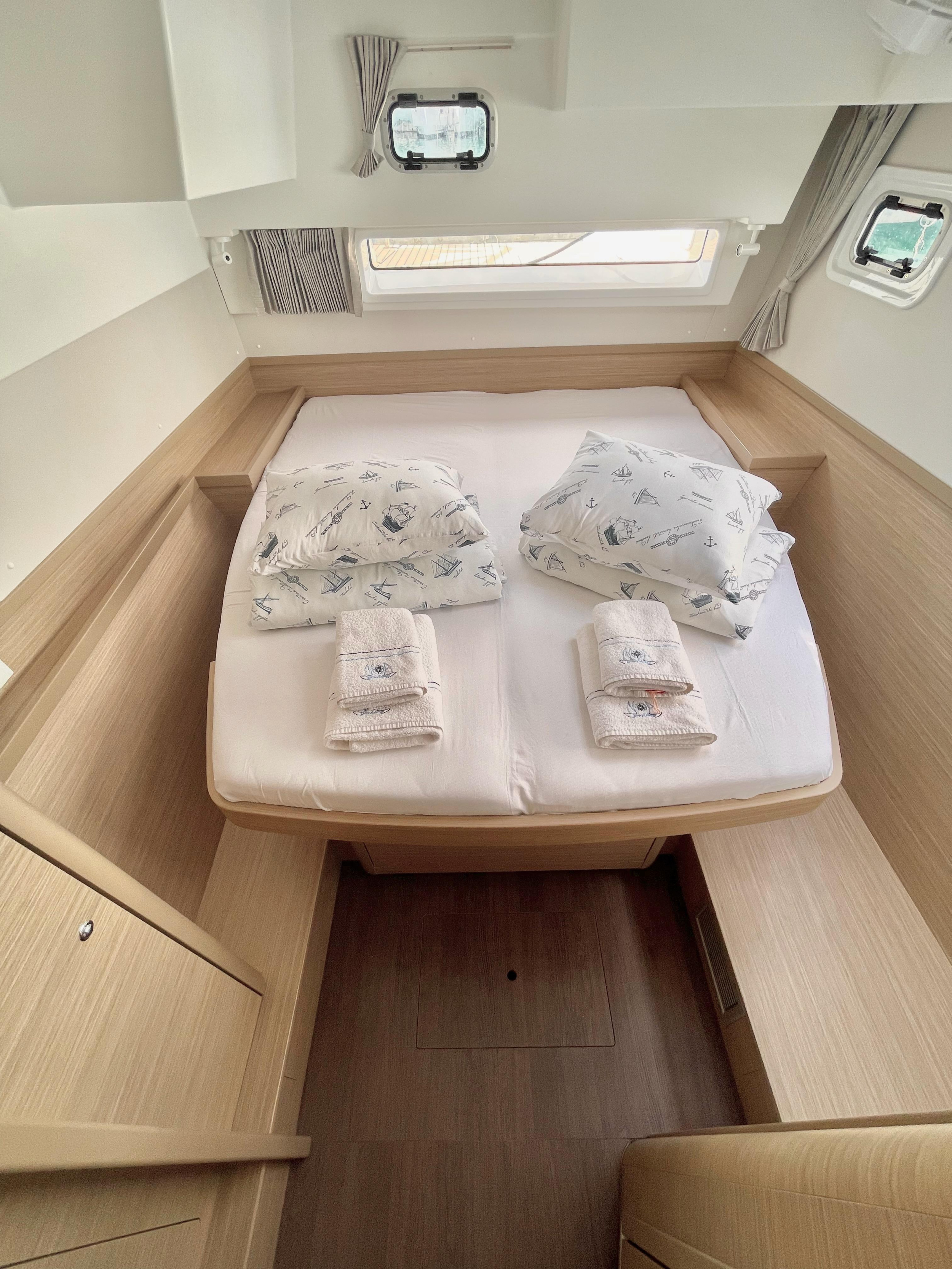 Lagoon 42 - 4 + 1 cab. — photo 24