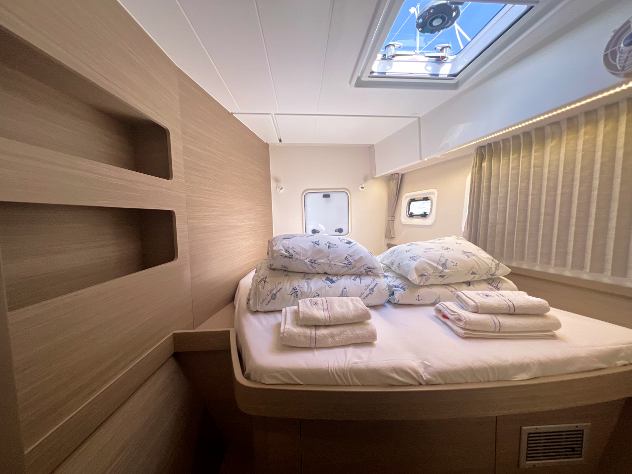 Lagoon 42 - 4 + 1 cab. — photo 28