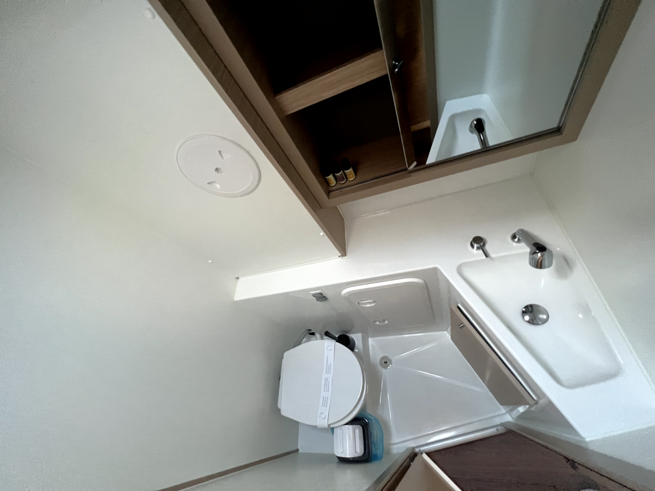 Lagoon 42 - 4 + 1 cab. — photo 31