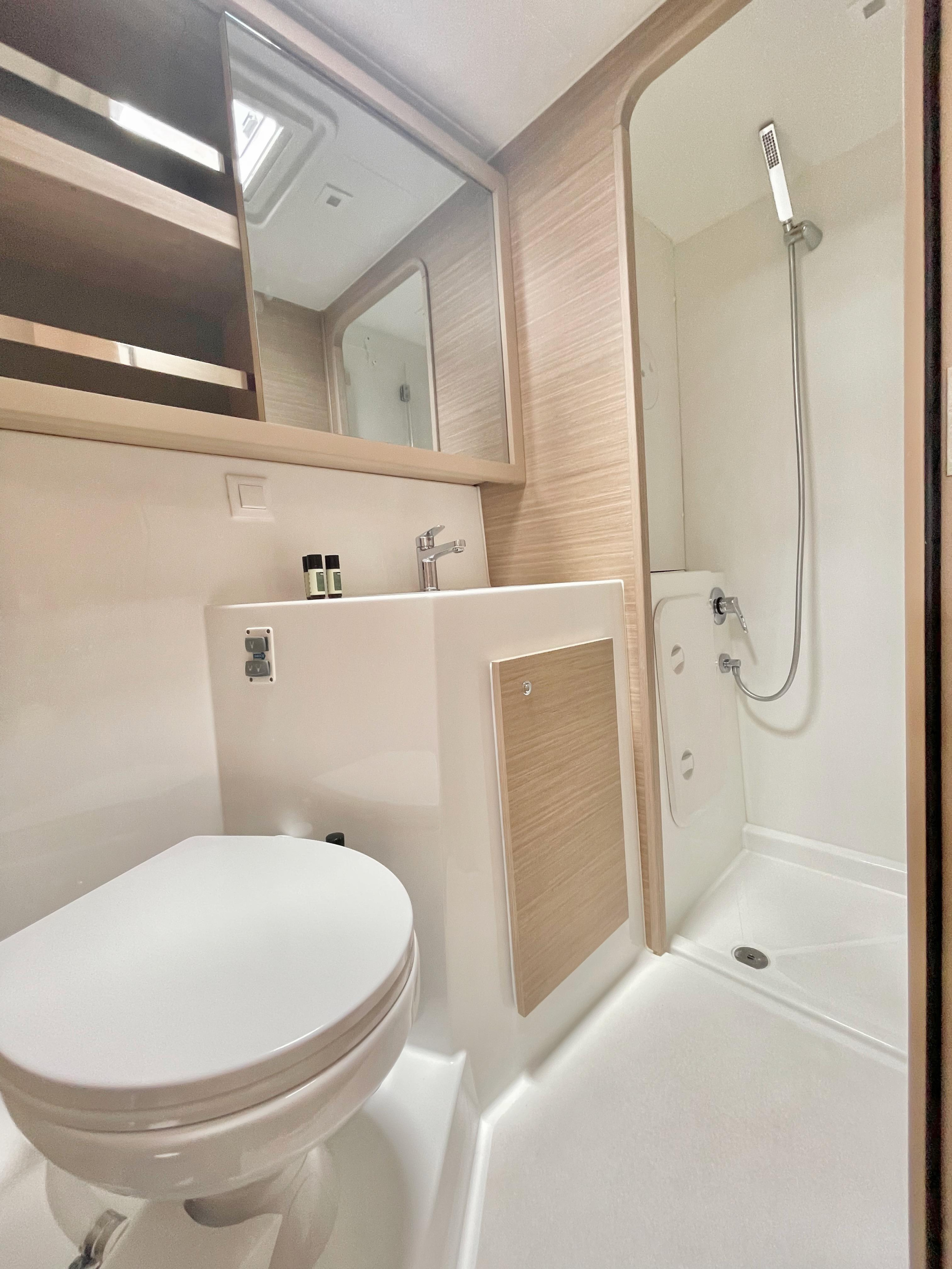Lagoon 42 - 4 + 1 cab. — photo 34