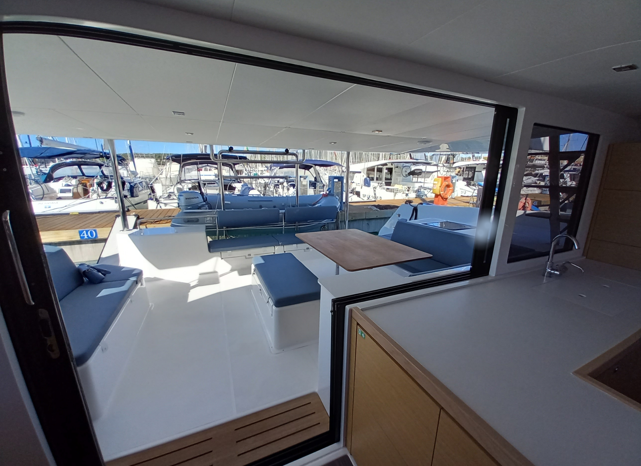 Dufour 48 Catamaran - 5 + 1 cab. — photo 10