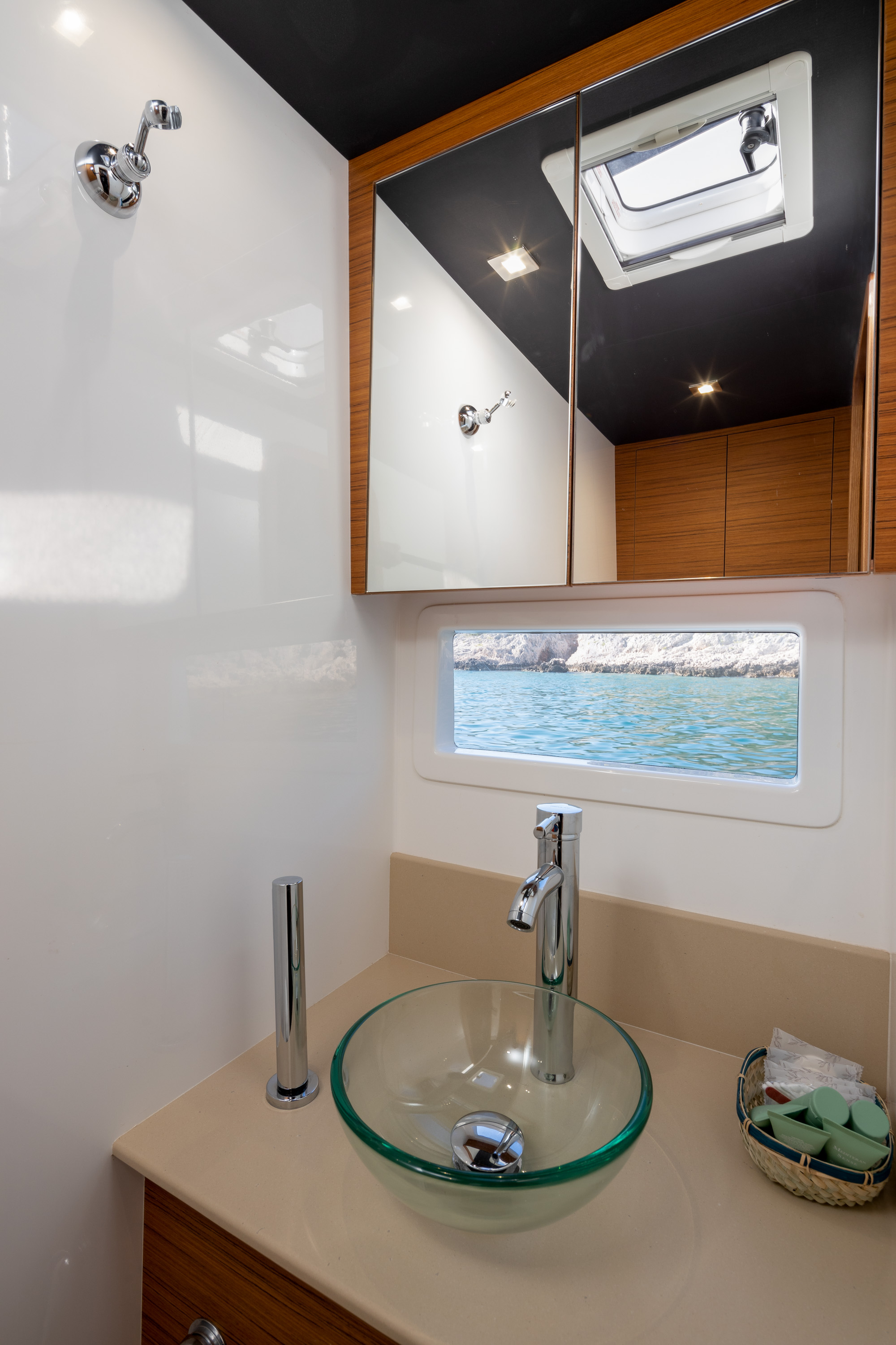 Dufour 48 Catamaran - 5 + 1 cab. — photo 19