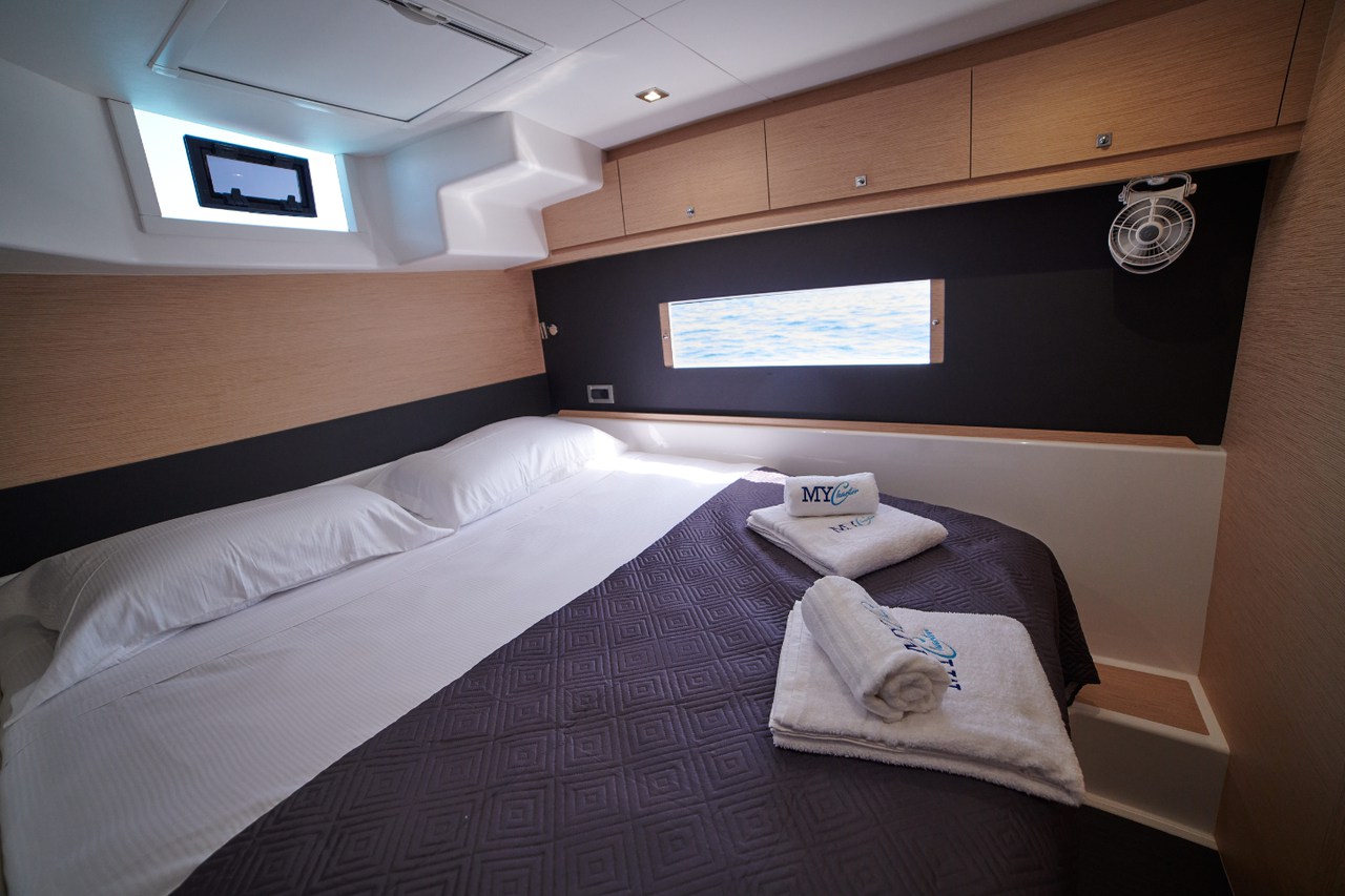 Dufour 48 Catamaran - 5 + 1 cab. — photo 12