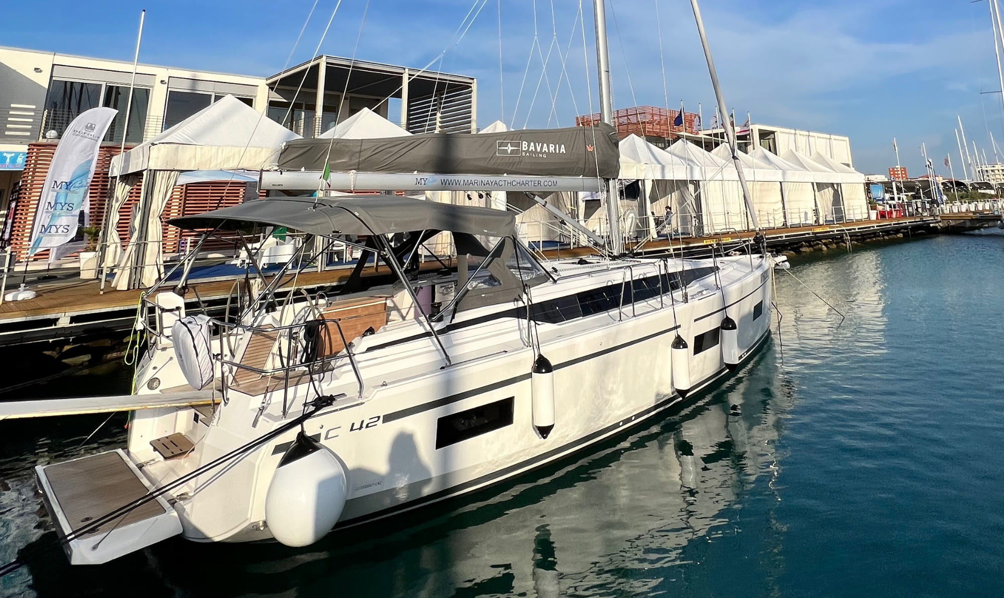 Bavaria C42 — photo 3