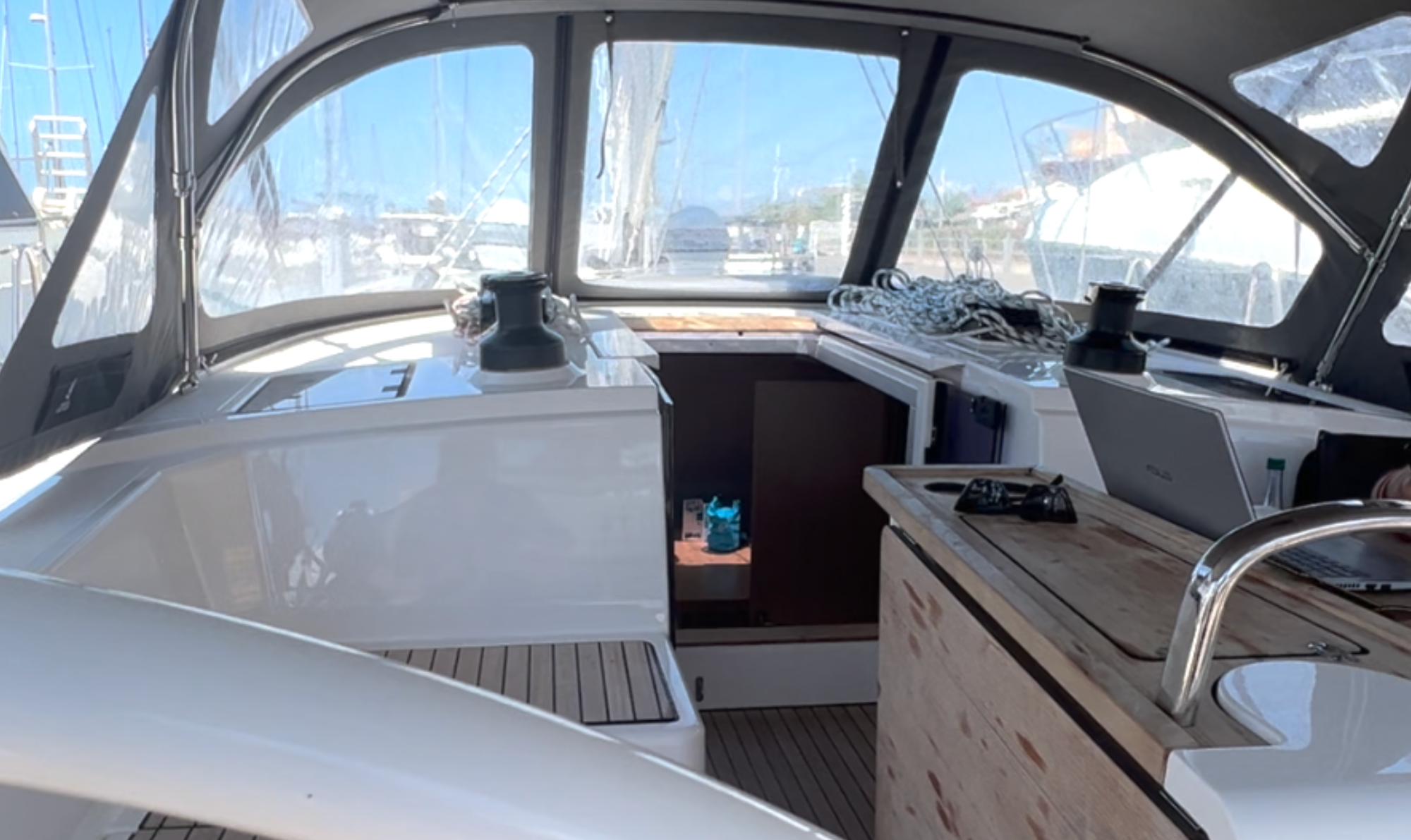 Bavaria C42 — photo 6