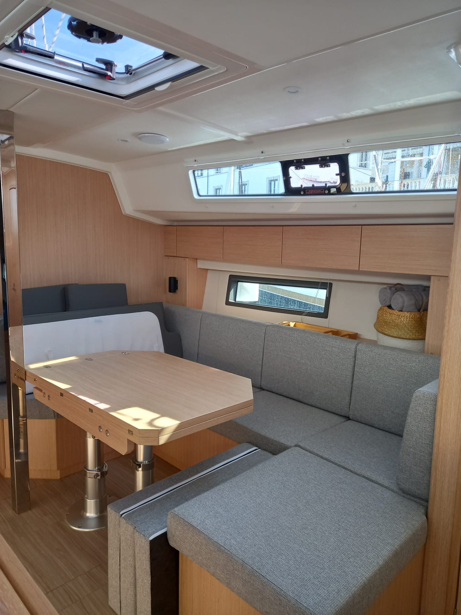 Bavaria C42 — photo 7
