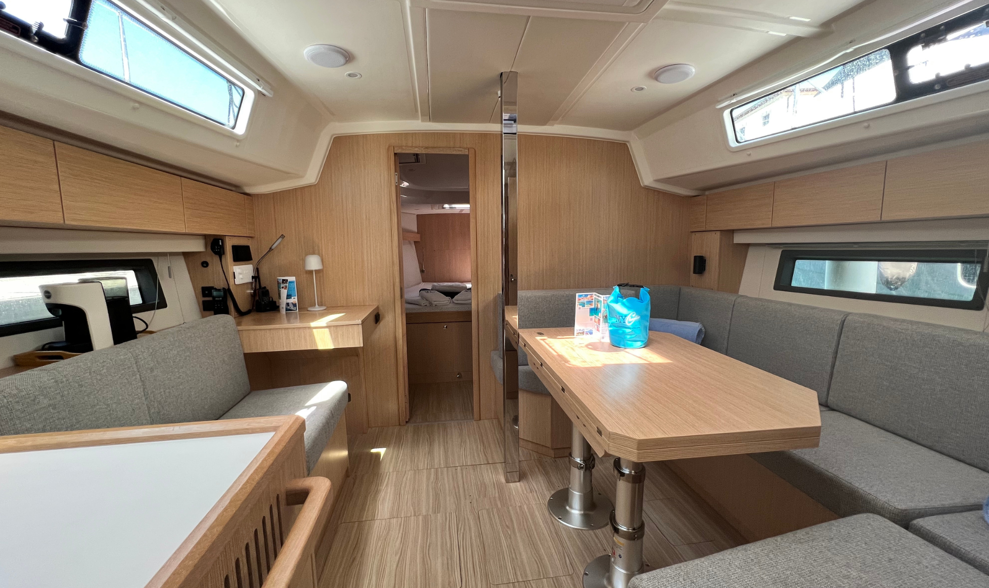 Bavaria C42 — photo 9