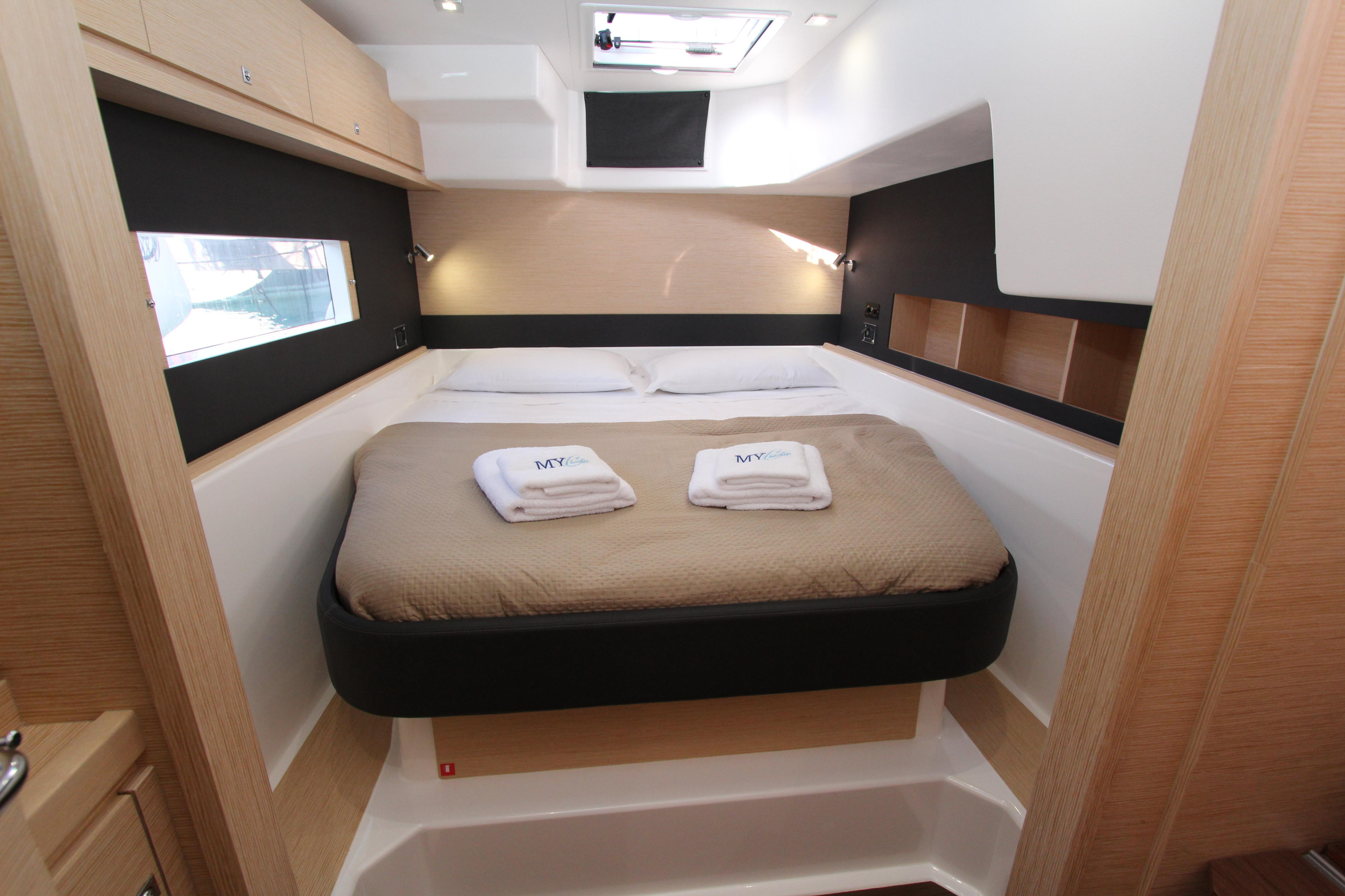 Dufour 48 Catamaran - 5 + 1 cab. — photo 14