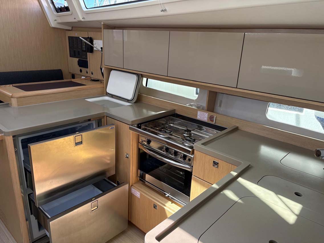 Bavaria C46 - 4 cab. — photo 9