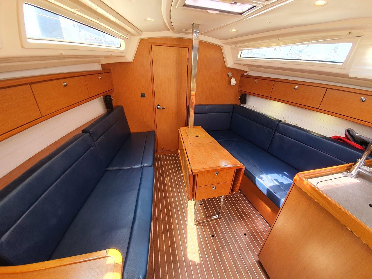 Bavaria Cruiser 33 — photo 6