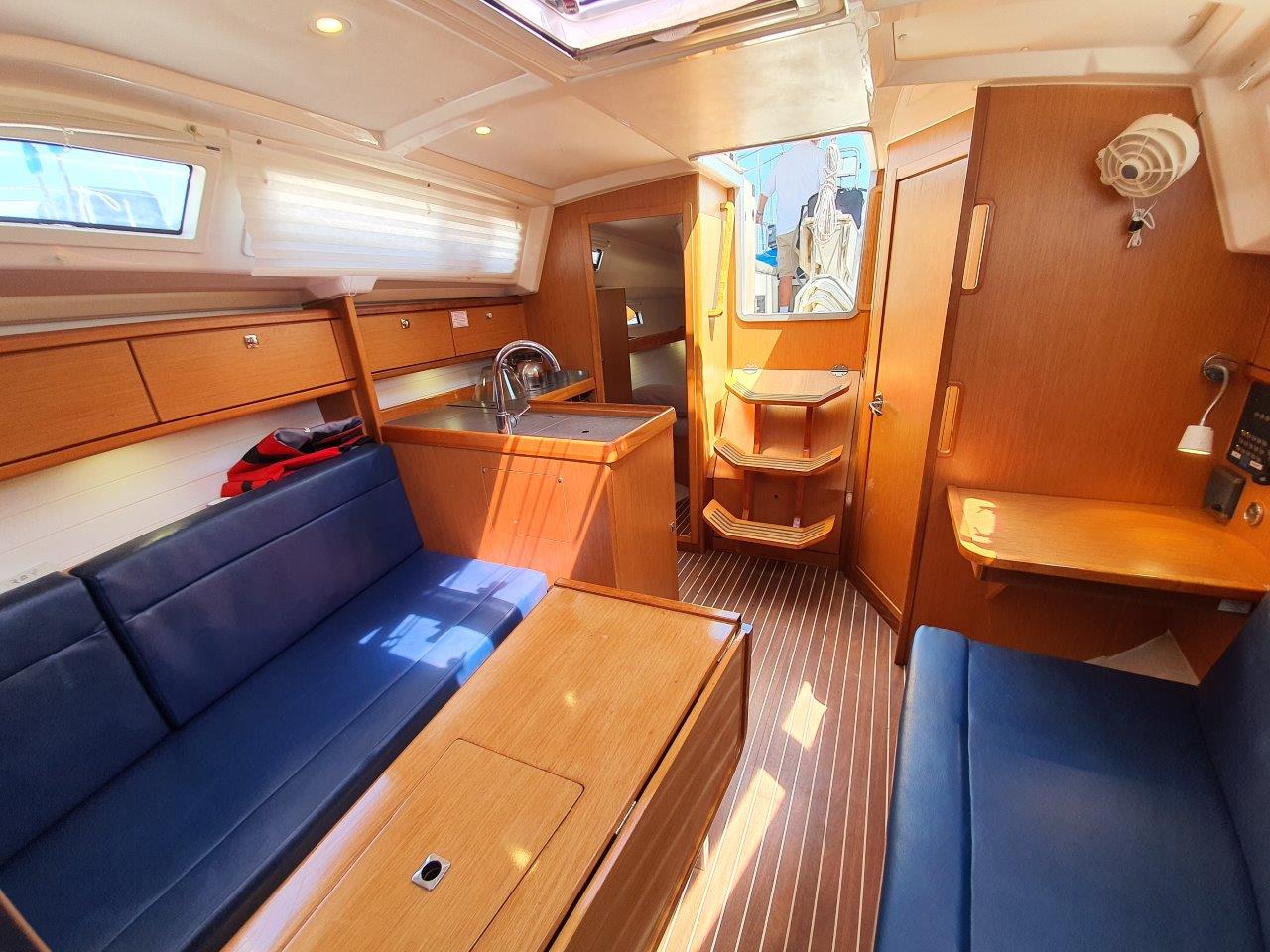 Bavaria Cruiser 33 — photo 7