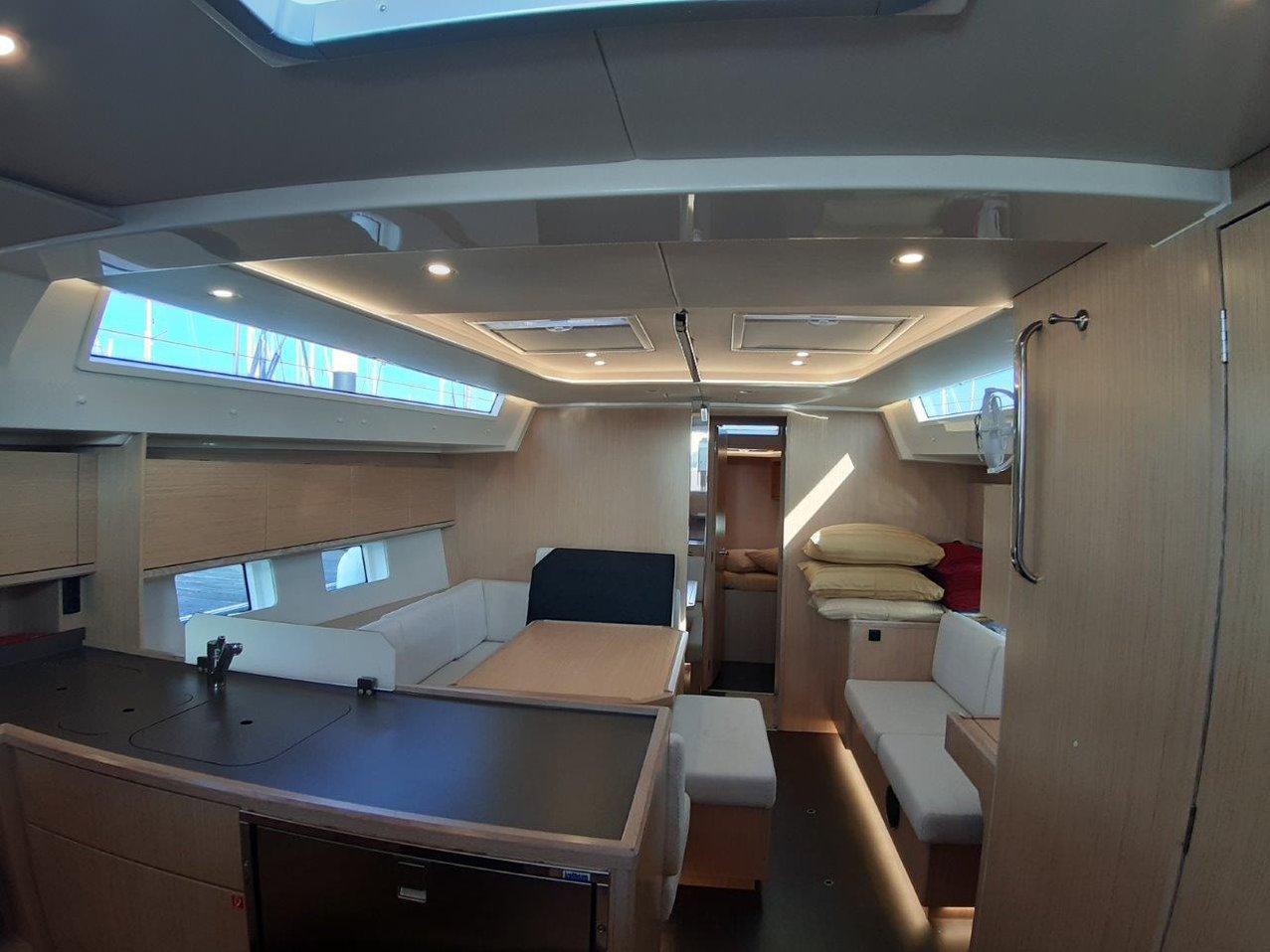 Bavaria C45 - 4 cab. — photo 7