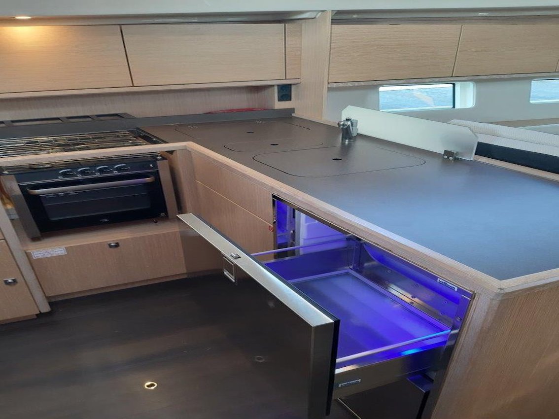 Bavaria C45 - 4 cab. — photo 9