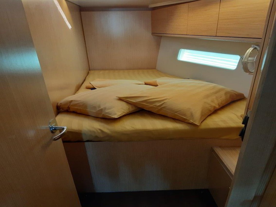 Bavaria C45 - 4 cab. — photo 12