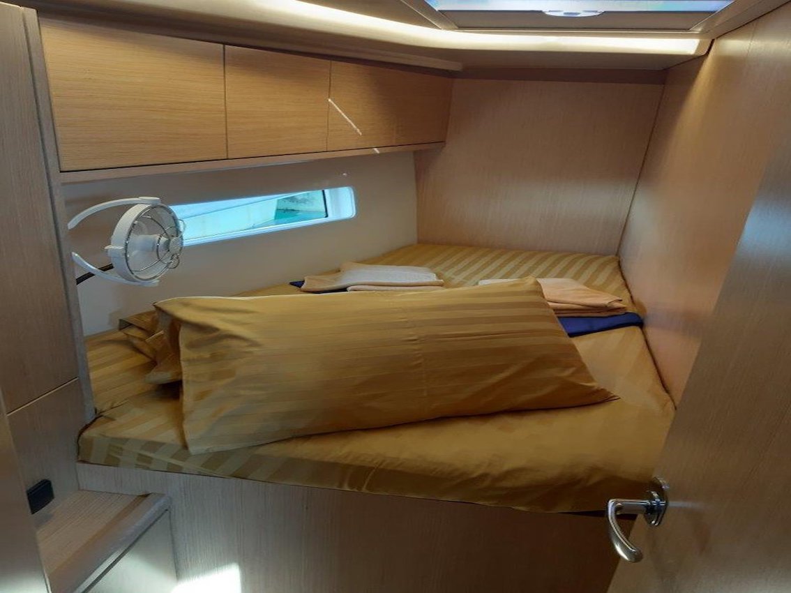 Bavaria C45 - 4 cab. — photo 14