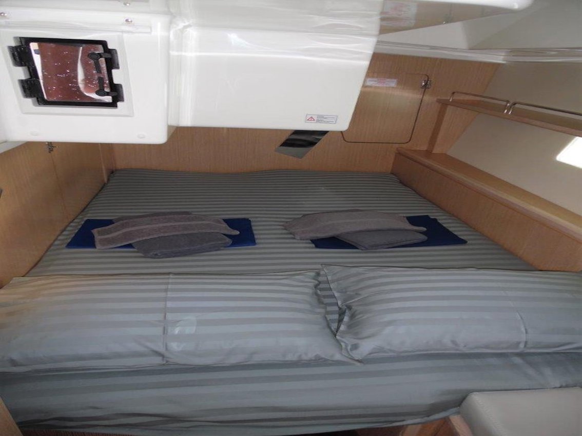 Bavaria C45 - 4 cab. — photo 10