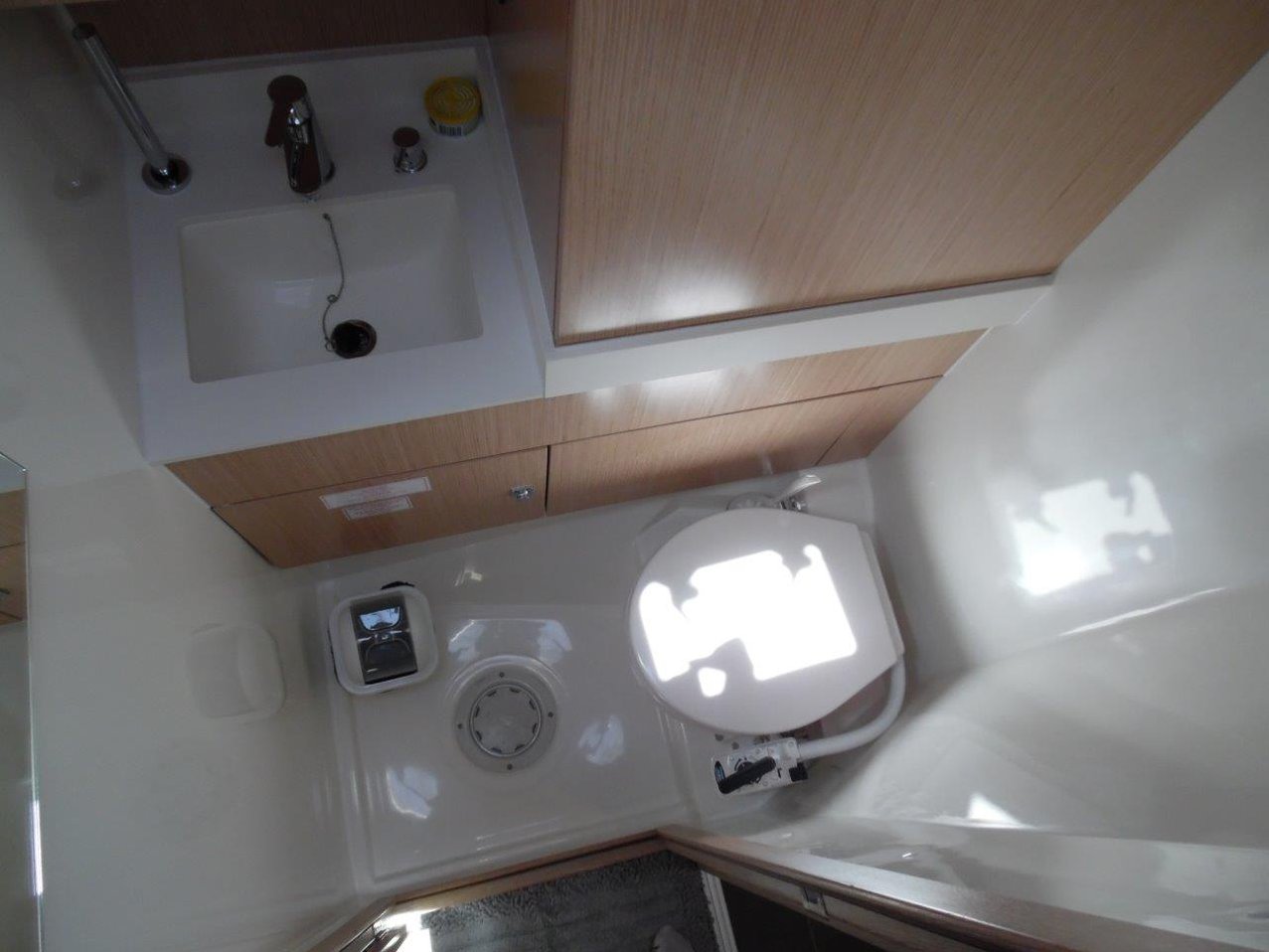 Bavaria C45 - 4 cab. — photo 12