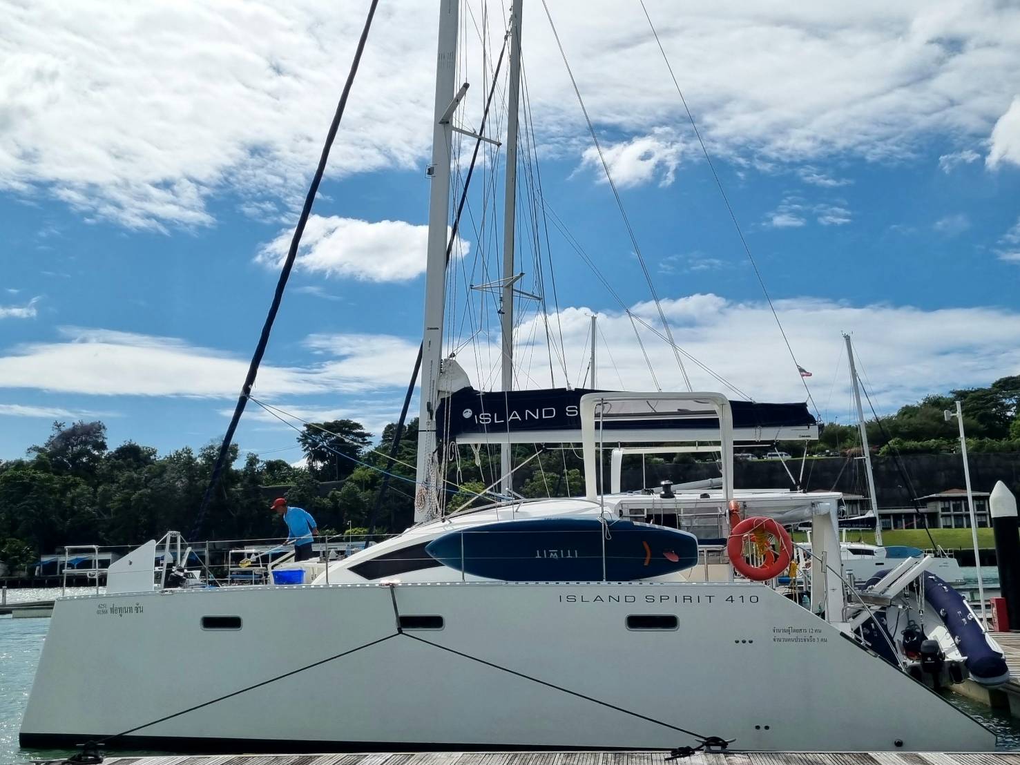 Island Spirit 410 — photo 3