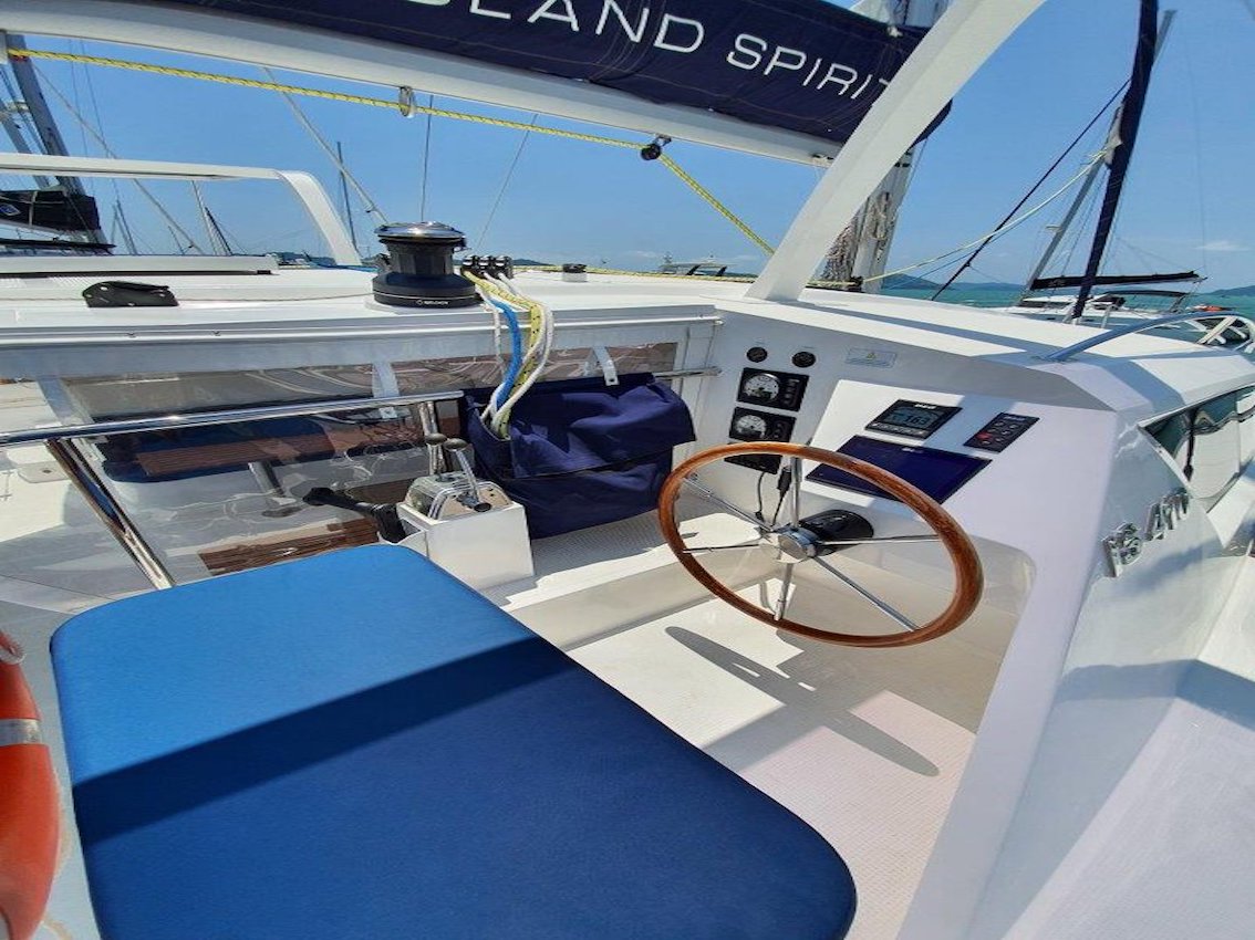 Island Spirit 410 — photo 4