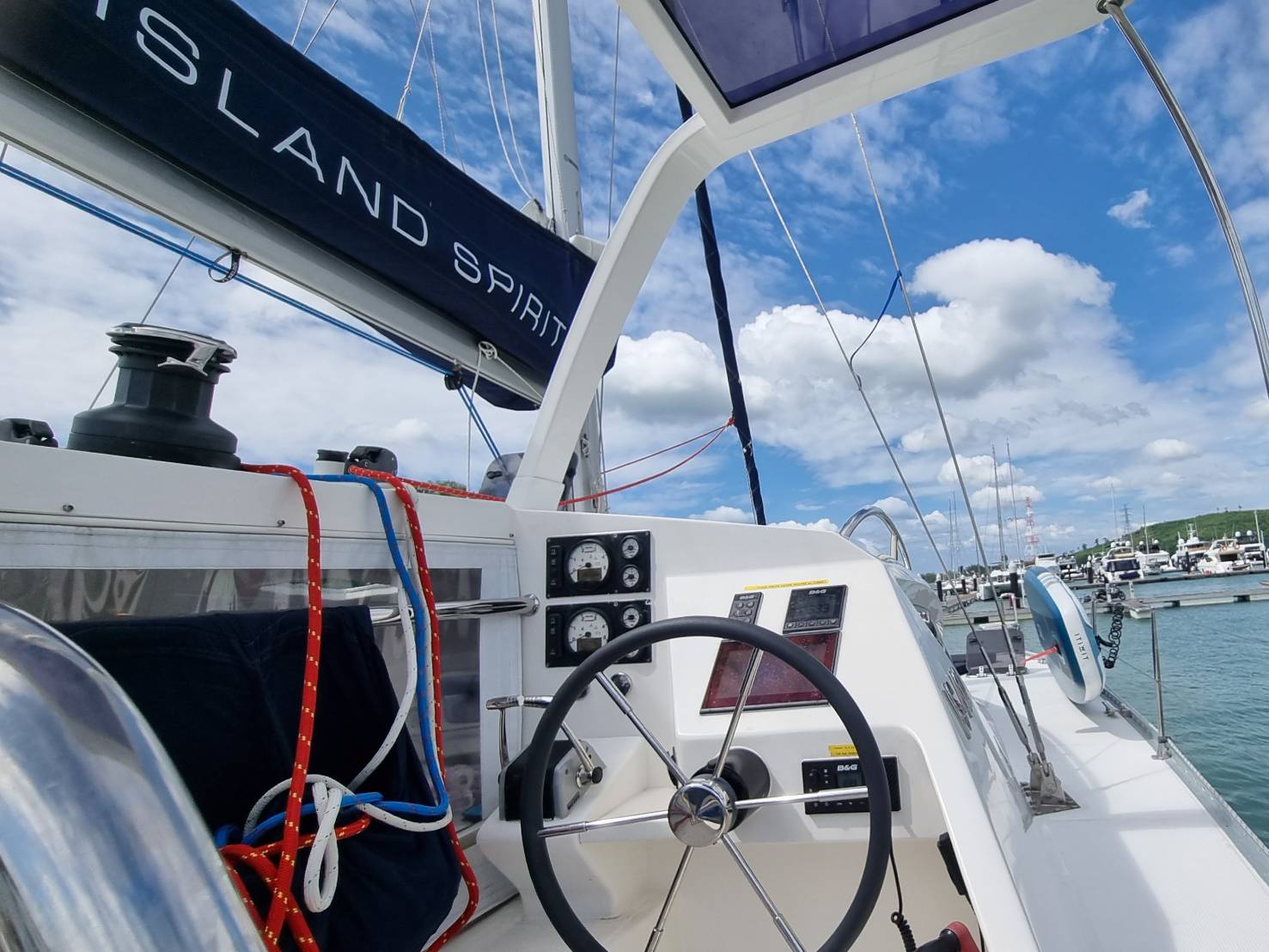 Island Spirit 410 — photo 14